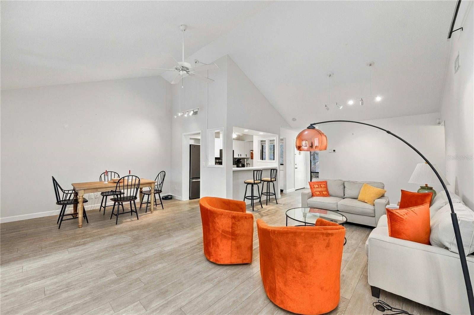 1711 PELICAN COVE ROAD 443, SARASOTA, FL, 34231 4 1711 PELICAN COVE ROAD 443