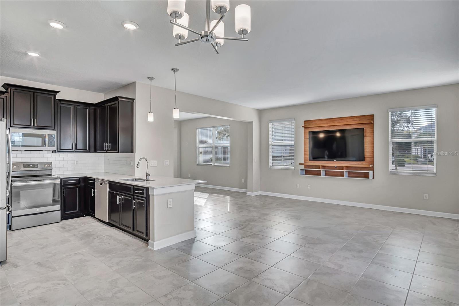 STOREY LAKE TR K - Residential