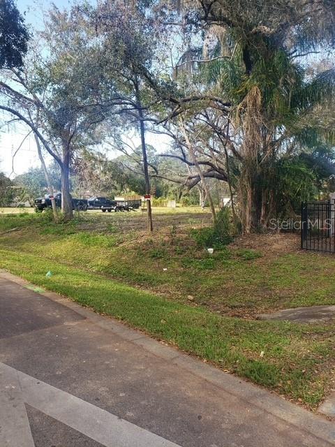 OPAL GARDENS - Land