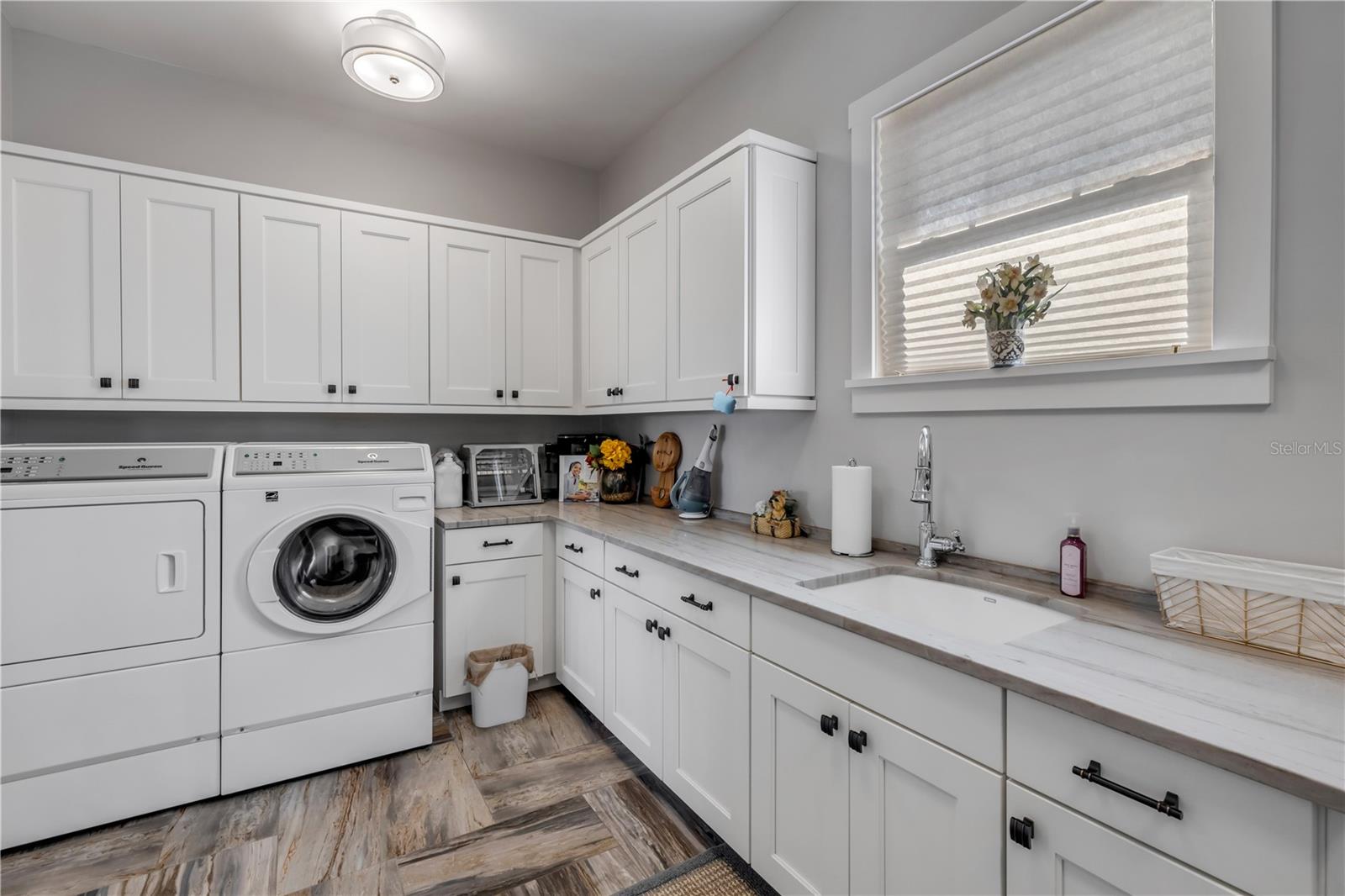 LAS OLAS PH 01 & 02 - Residential