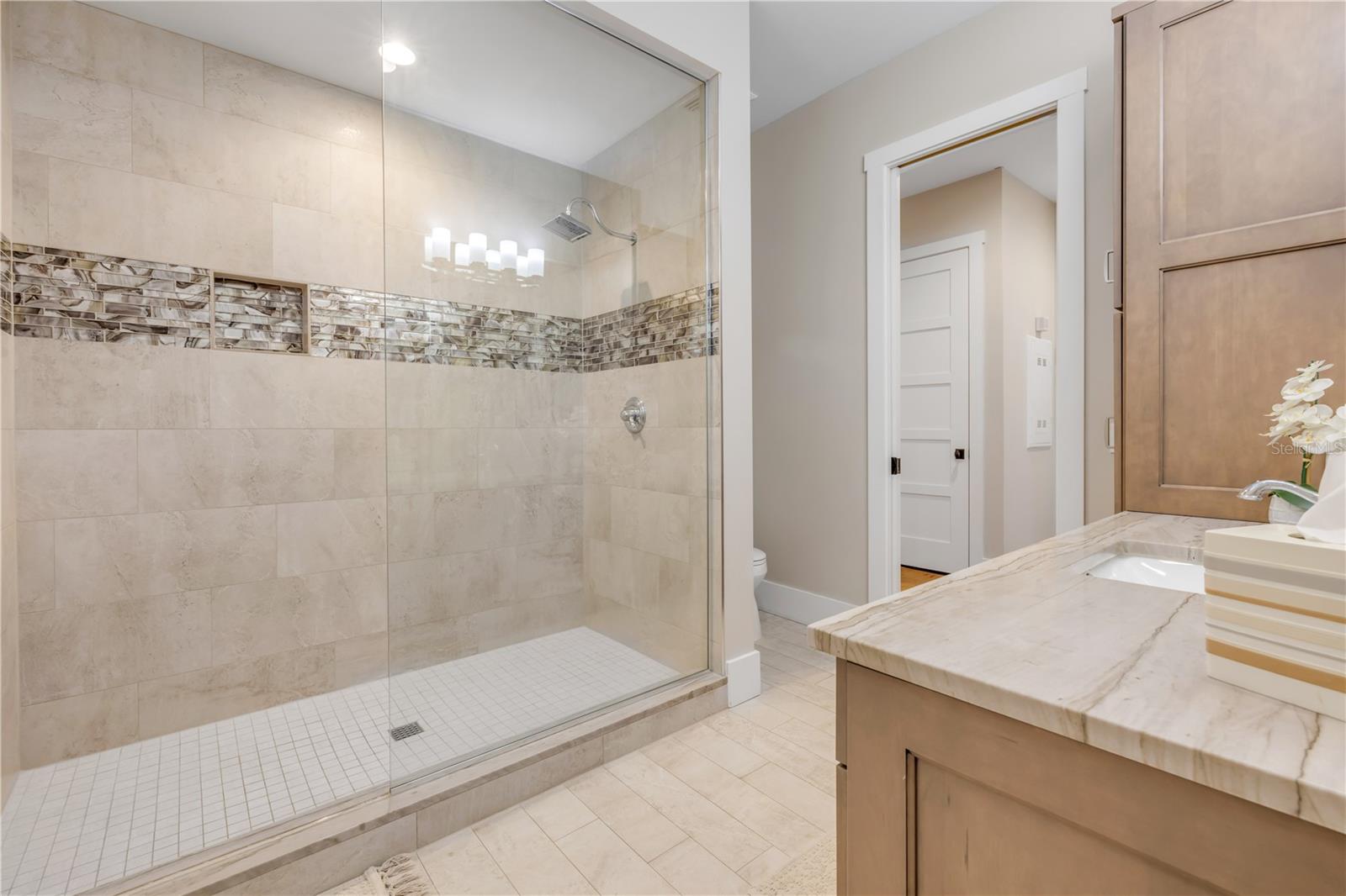 LAS OLAS PH 01 & 02 - Residential