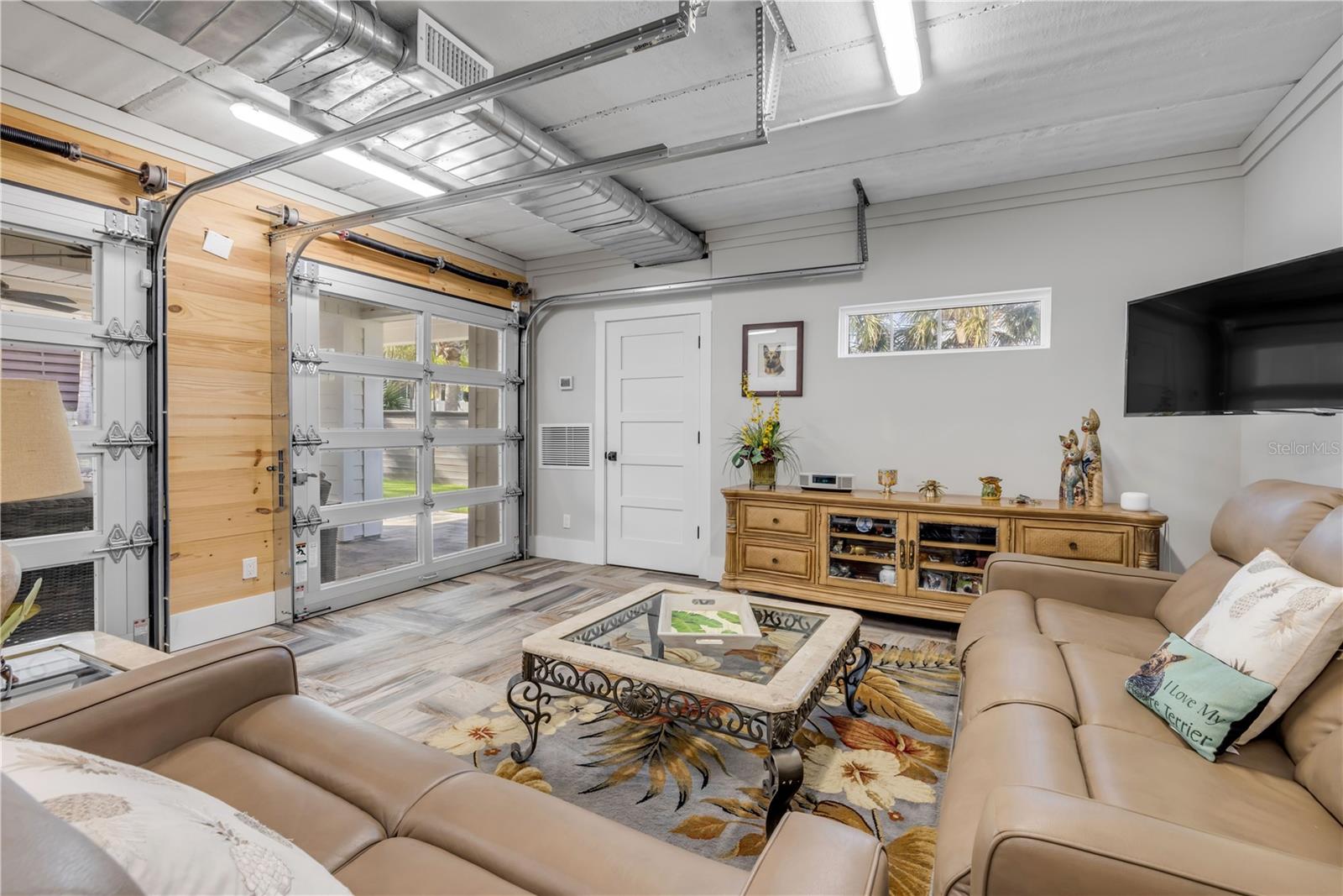 LAS OLAS PH 01 & 02 - Residential