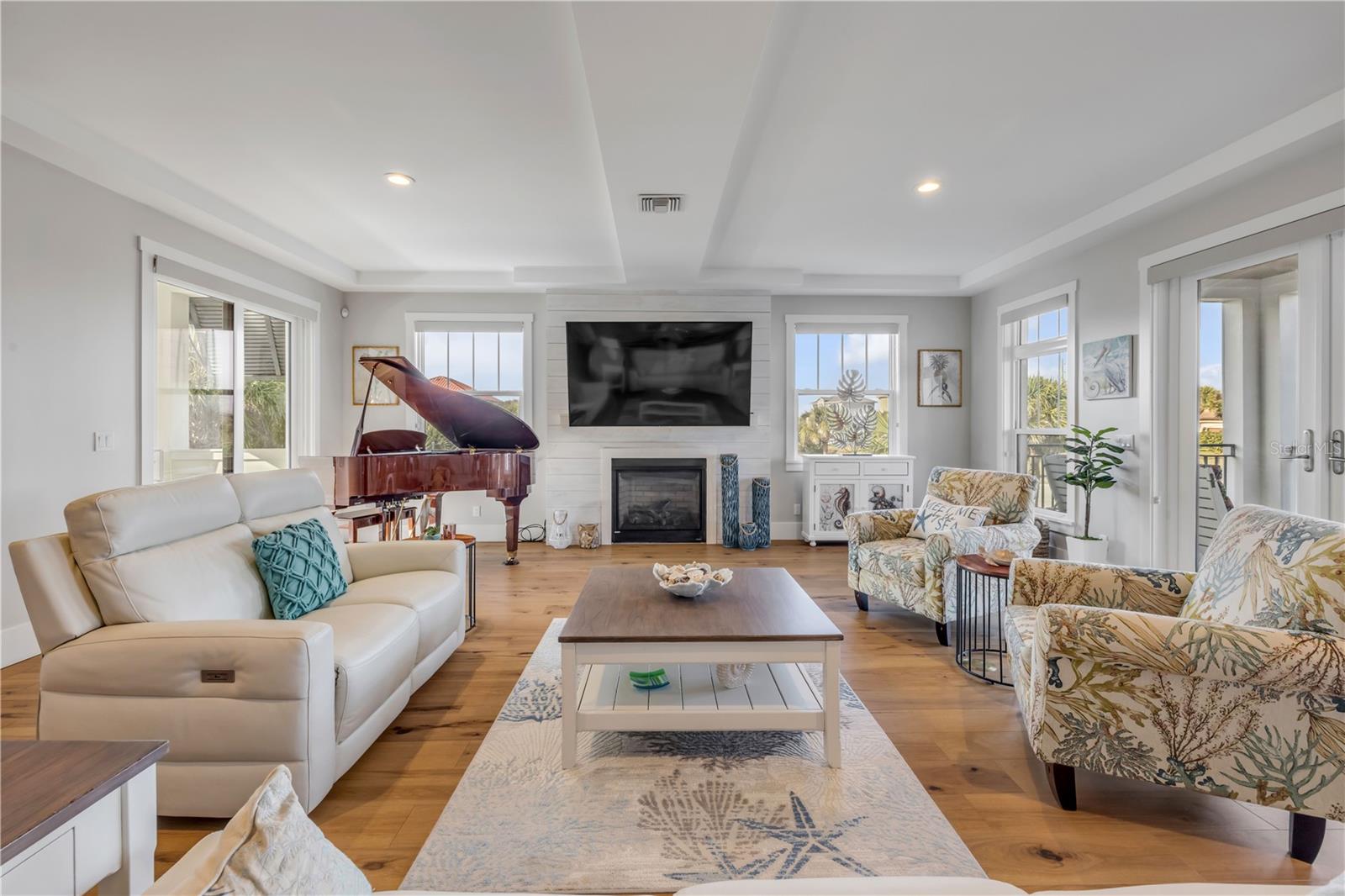 LAS OLAS PH 01 & 02 - Residential