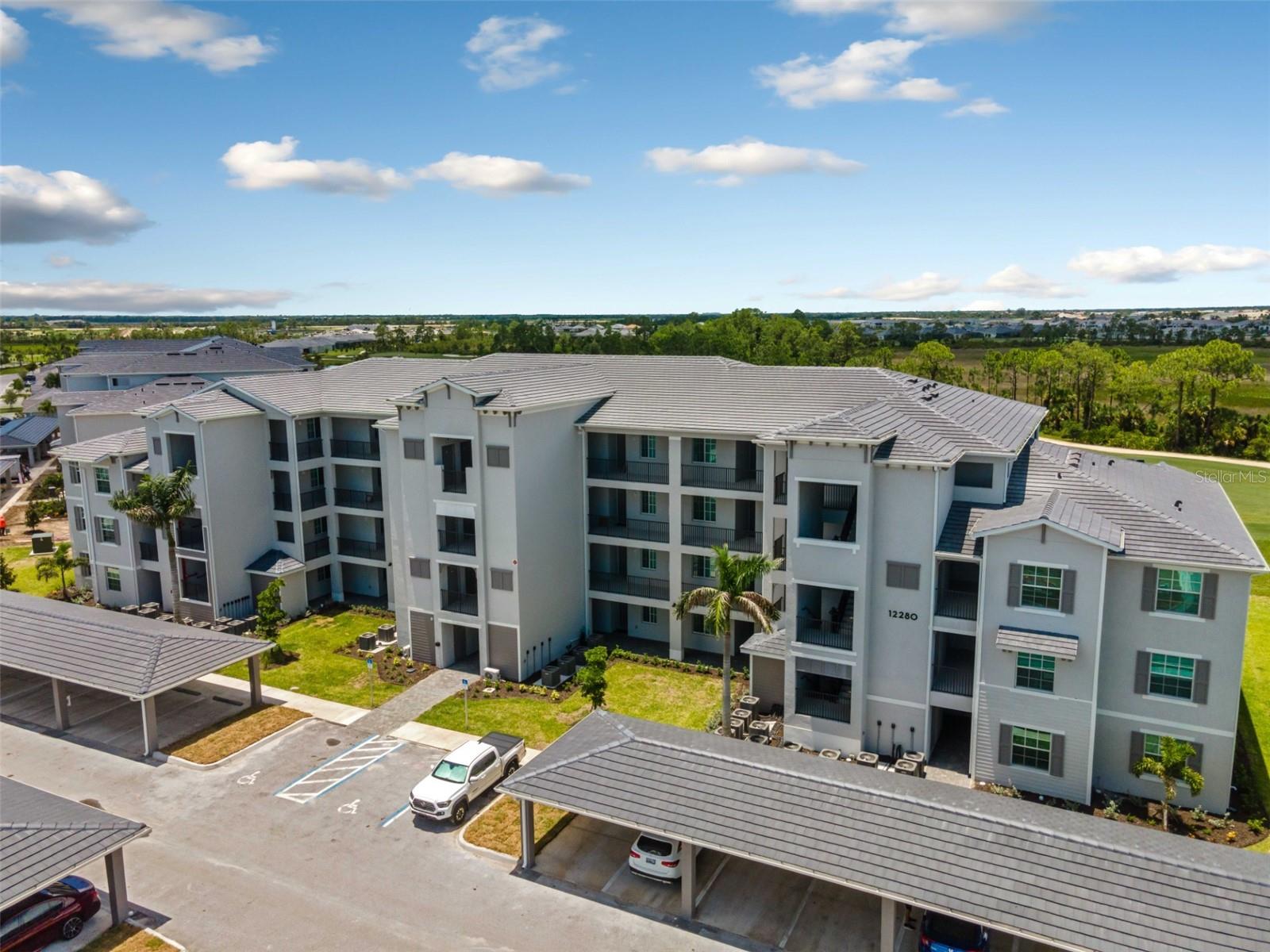 WELLEN PARK GOLF & COUNTRY CLUB - Residential Lease