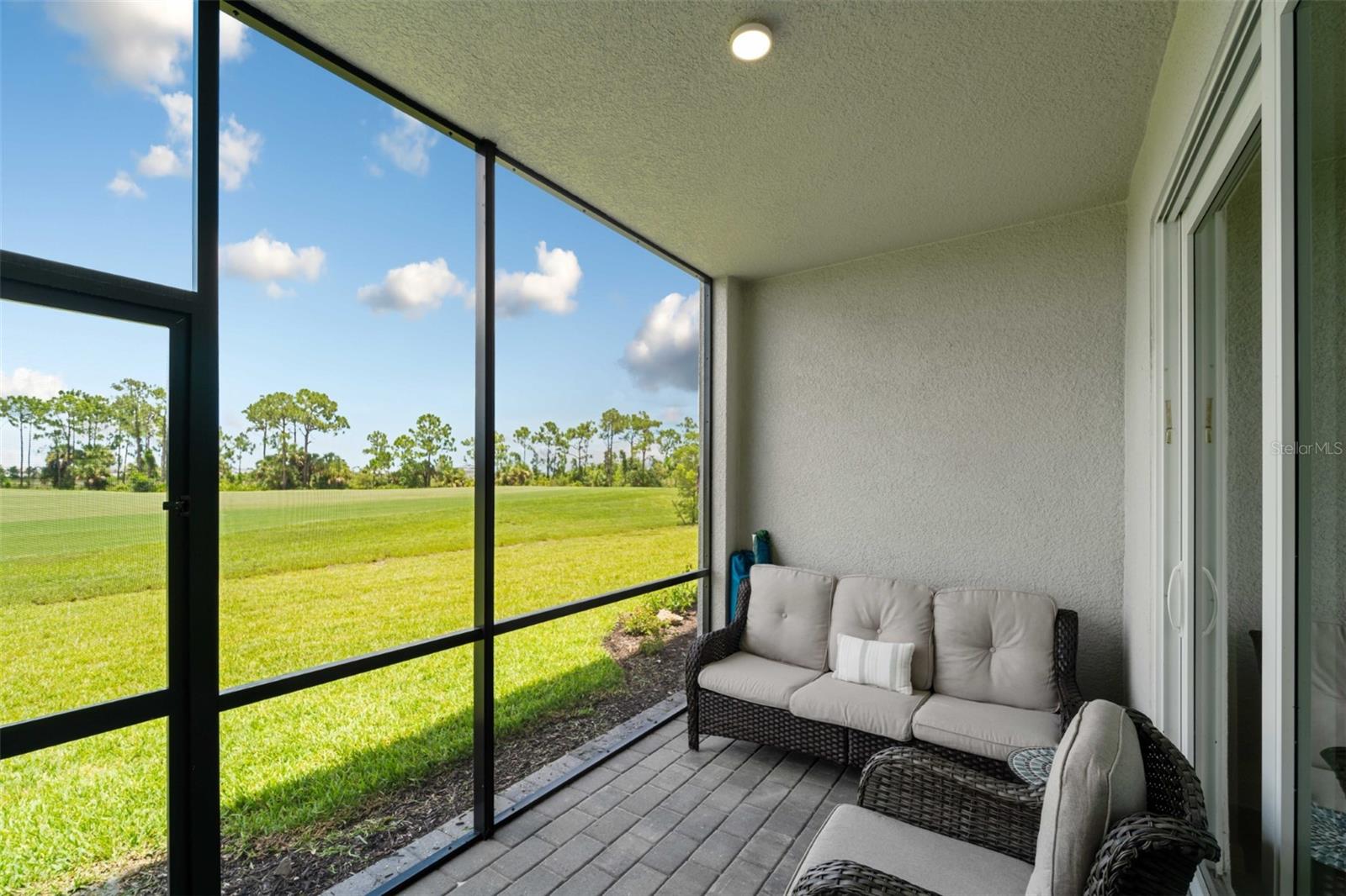 WELLEN PARK GOLF & COUNTRY CLUB - Residential Lease