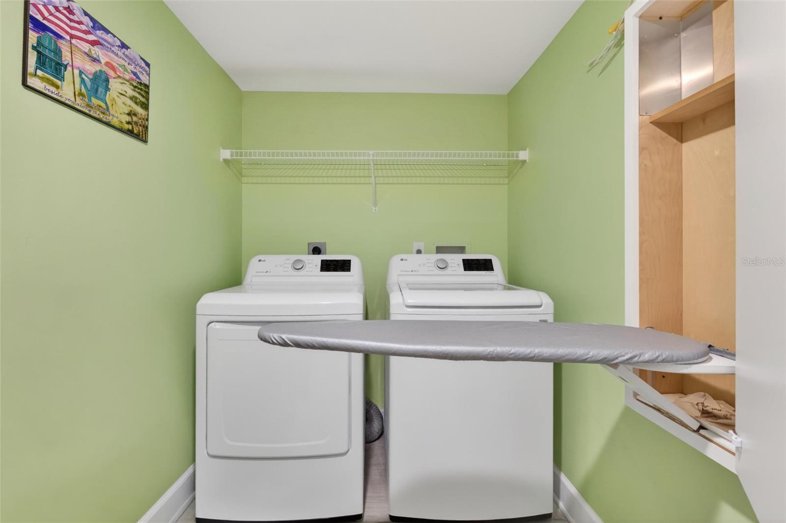 DIMUCCI TWIN TOWERS N & S - Residential