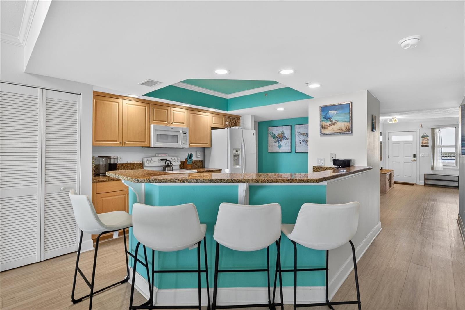 DIMUCCI TWIN TOWERS N & S - Residential