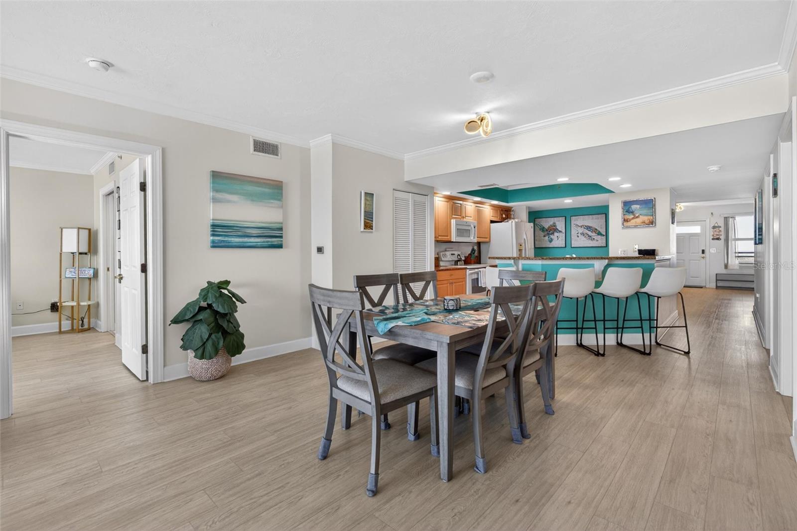 DIMUCCI TWIN TOWERS N & S - Residential