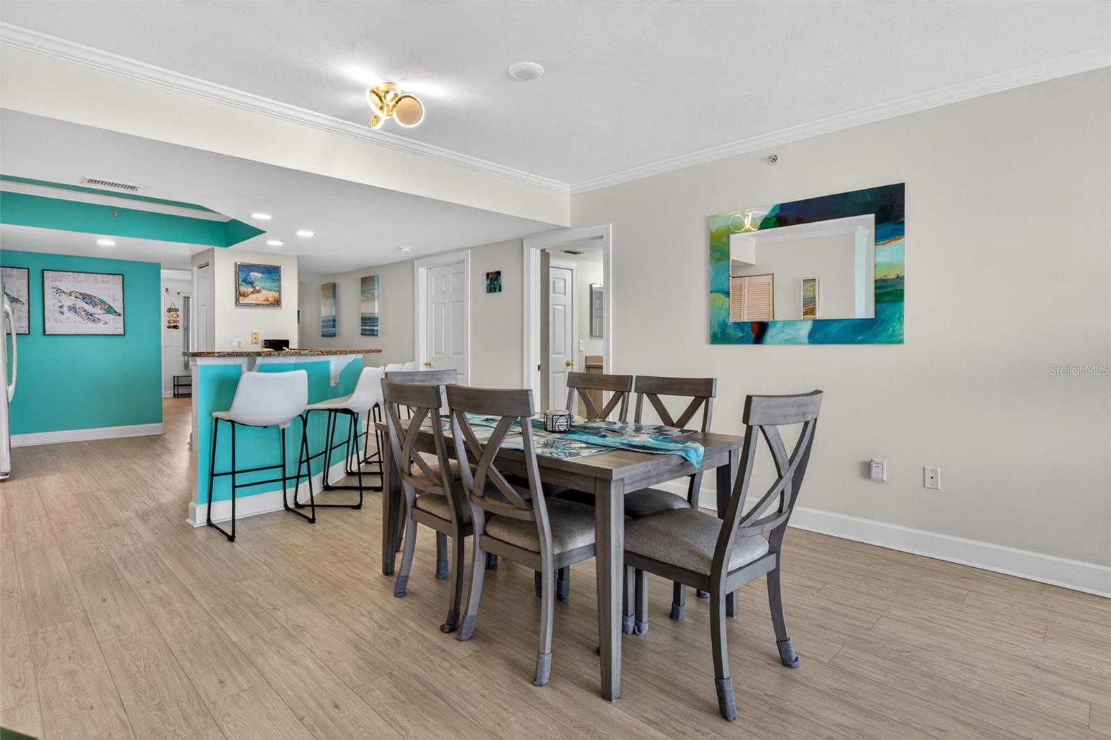 DIMUCCI TWIN TOWERS N & S - Residential