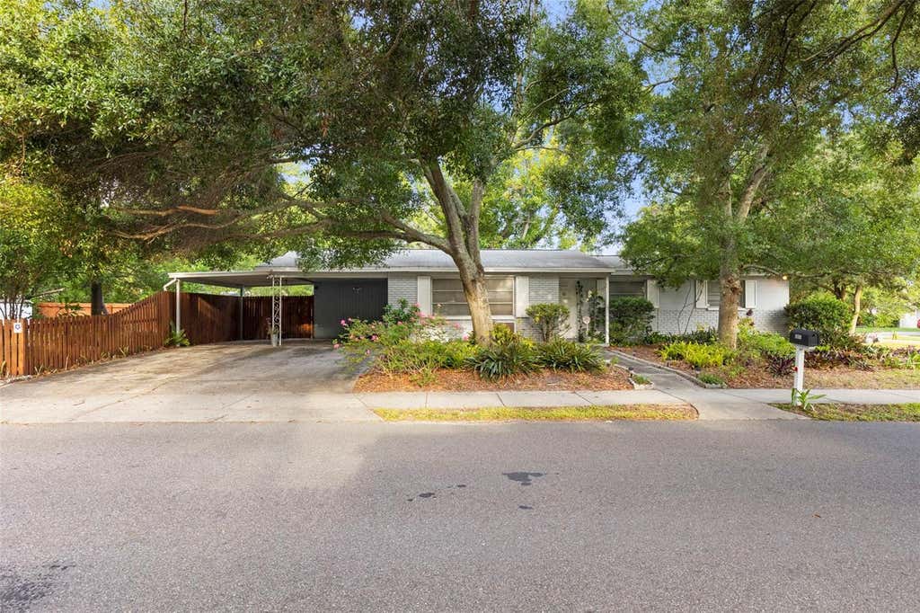 Photo of 5801 S Lois Avenue, Tampa, FL 33616 (MLS # TB8541746)