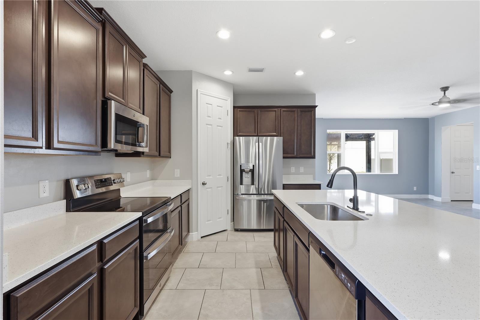 HANOVER LAKES PH 4 - Residential