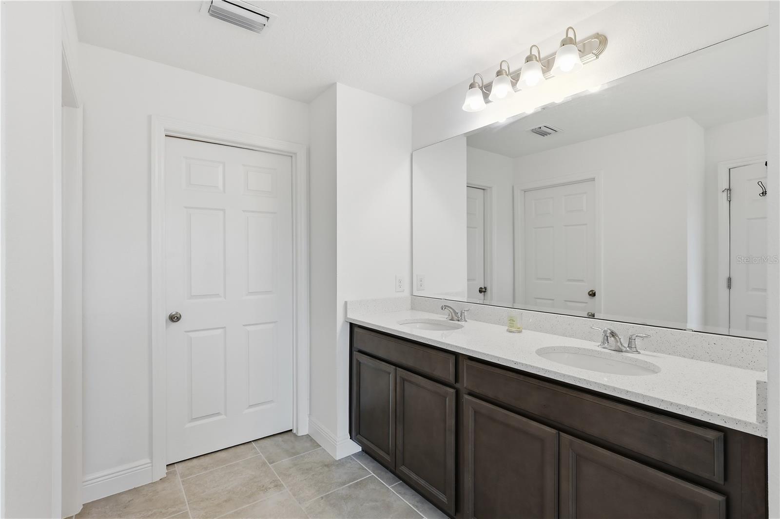 HANOVER LAKES PH 4 - Residential