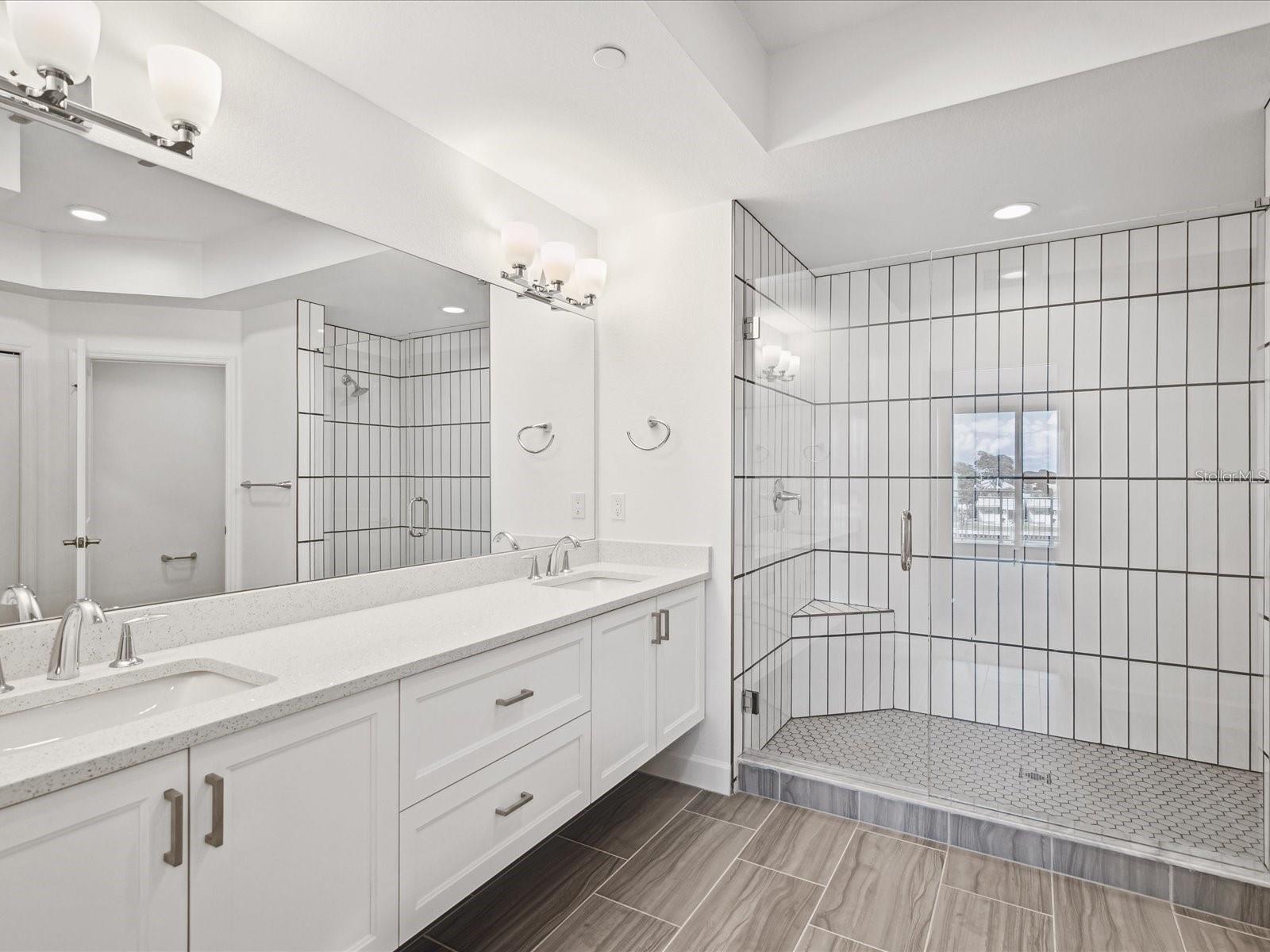 DOLPHIN HARBOUR CONDO - Residential