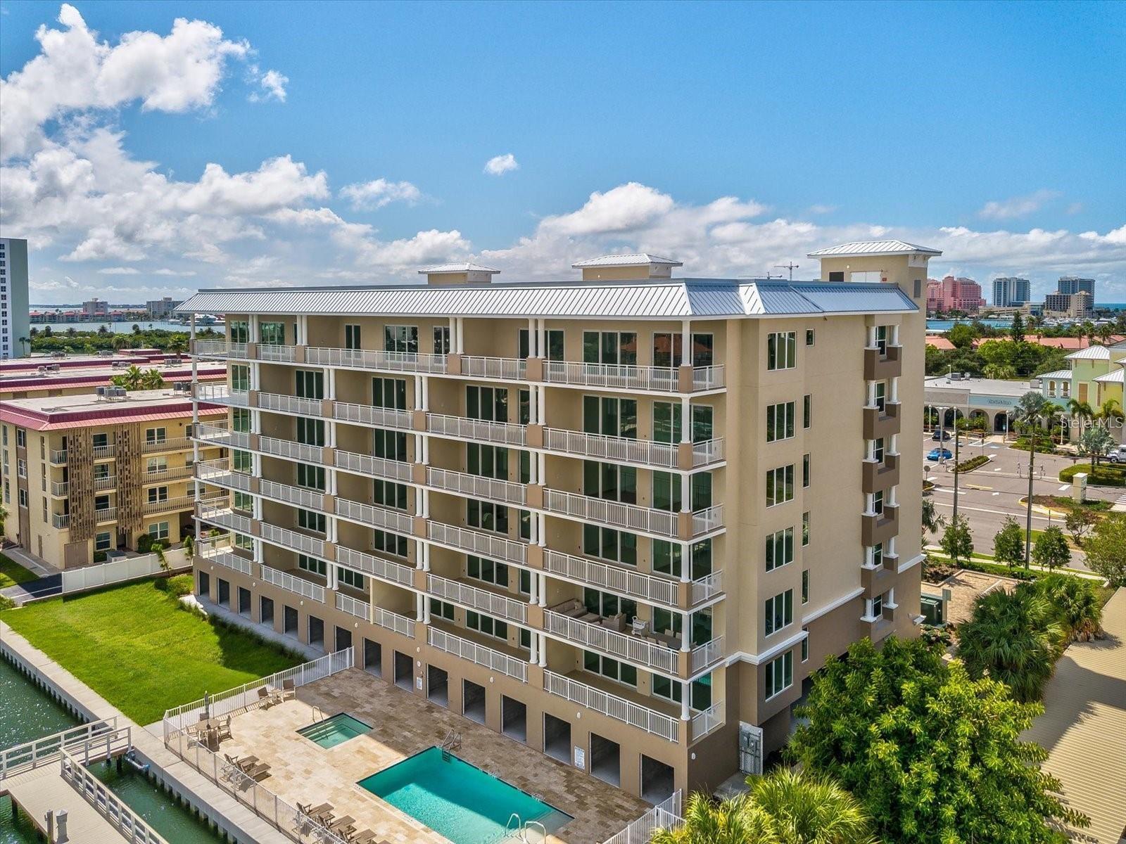 DOLPHIN HARBOUR CONDO - Residential