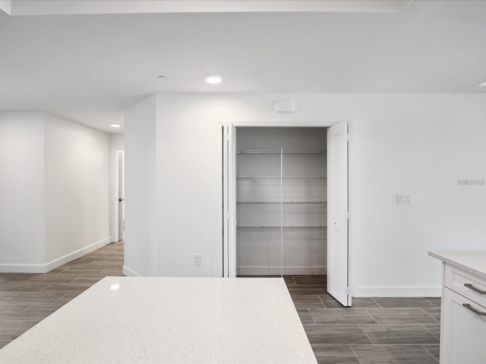 DOLPHIN HARBOUR CONDO - Residential