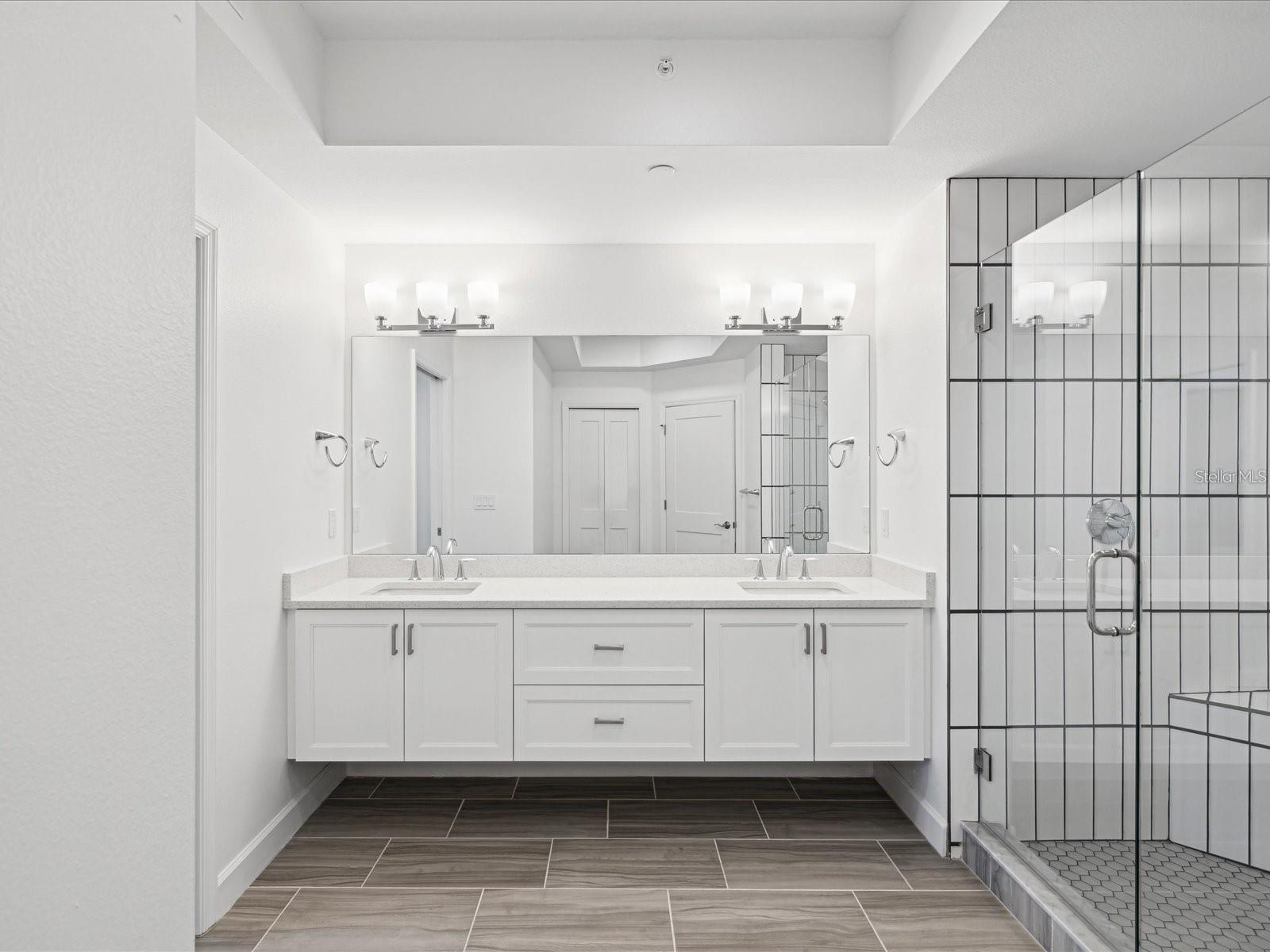 DOLPHIN HARBOUR CONDO - Residential