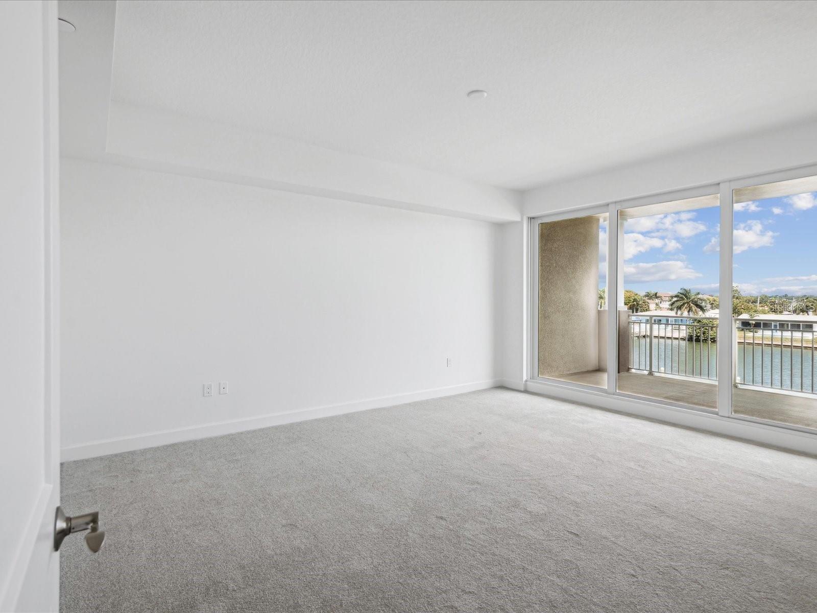 DOLPHIN HARBOUR CONDO - Residential