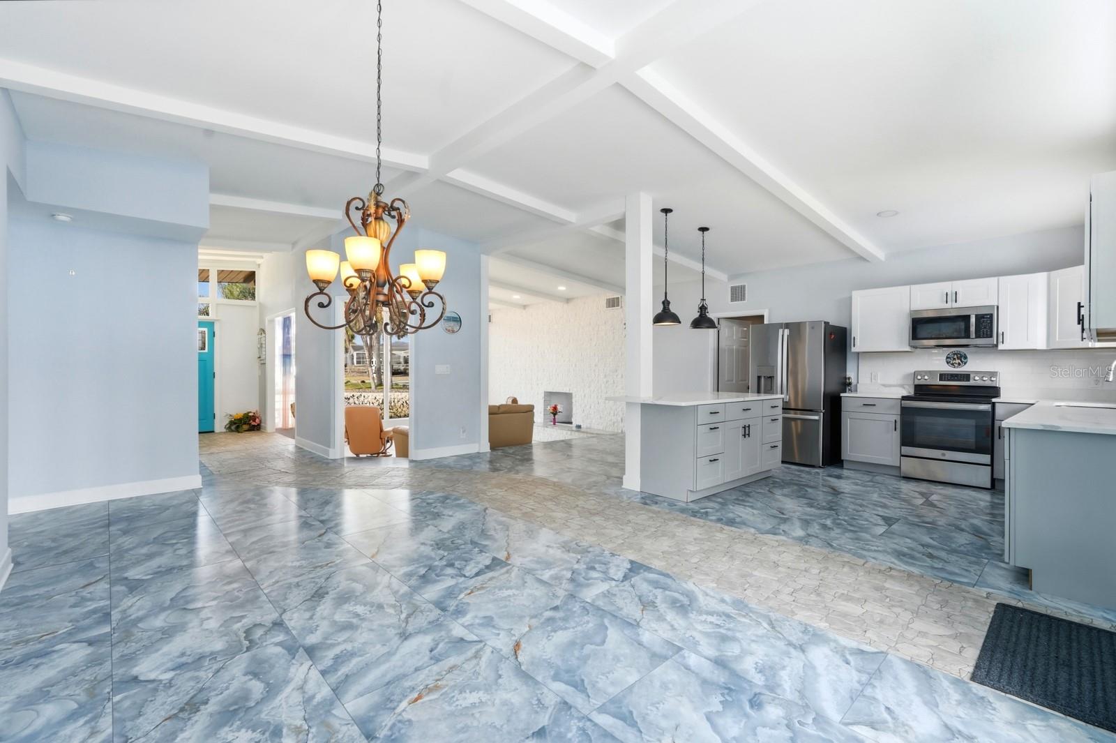 ROYAL DUNES - Residential