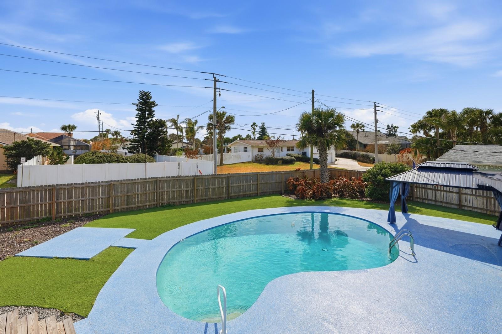 ROYAL DUNES - Residential