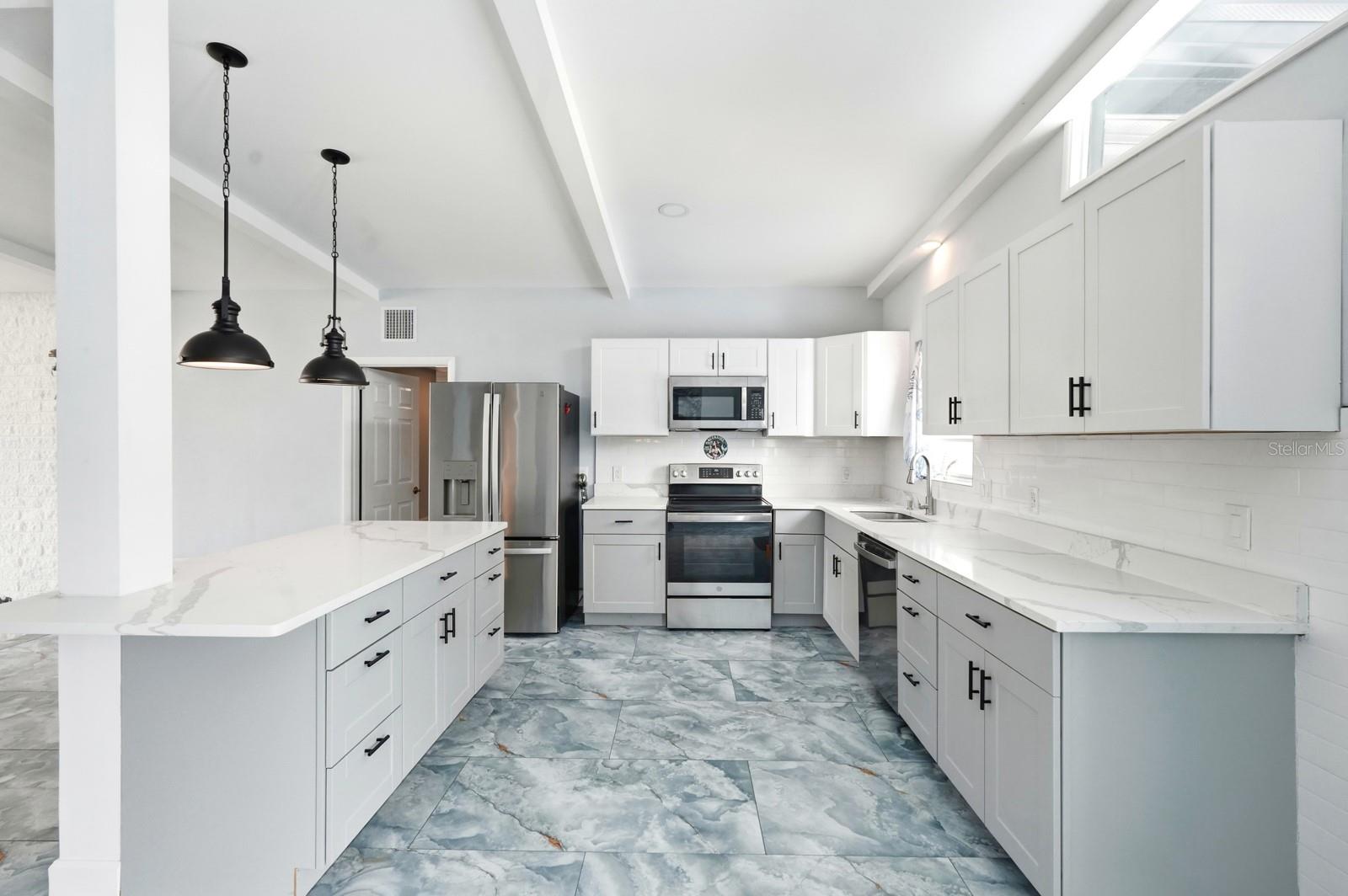 ROYAL DUNES - Residential