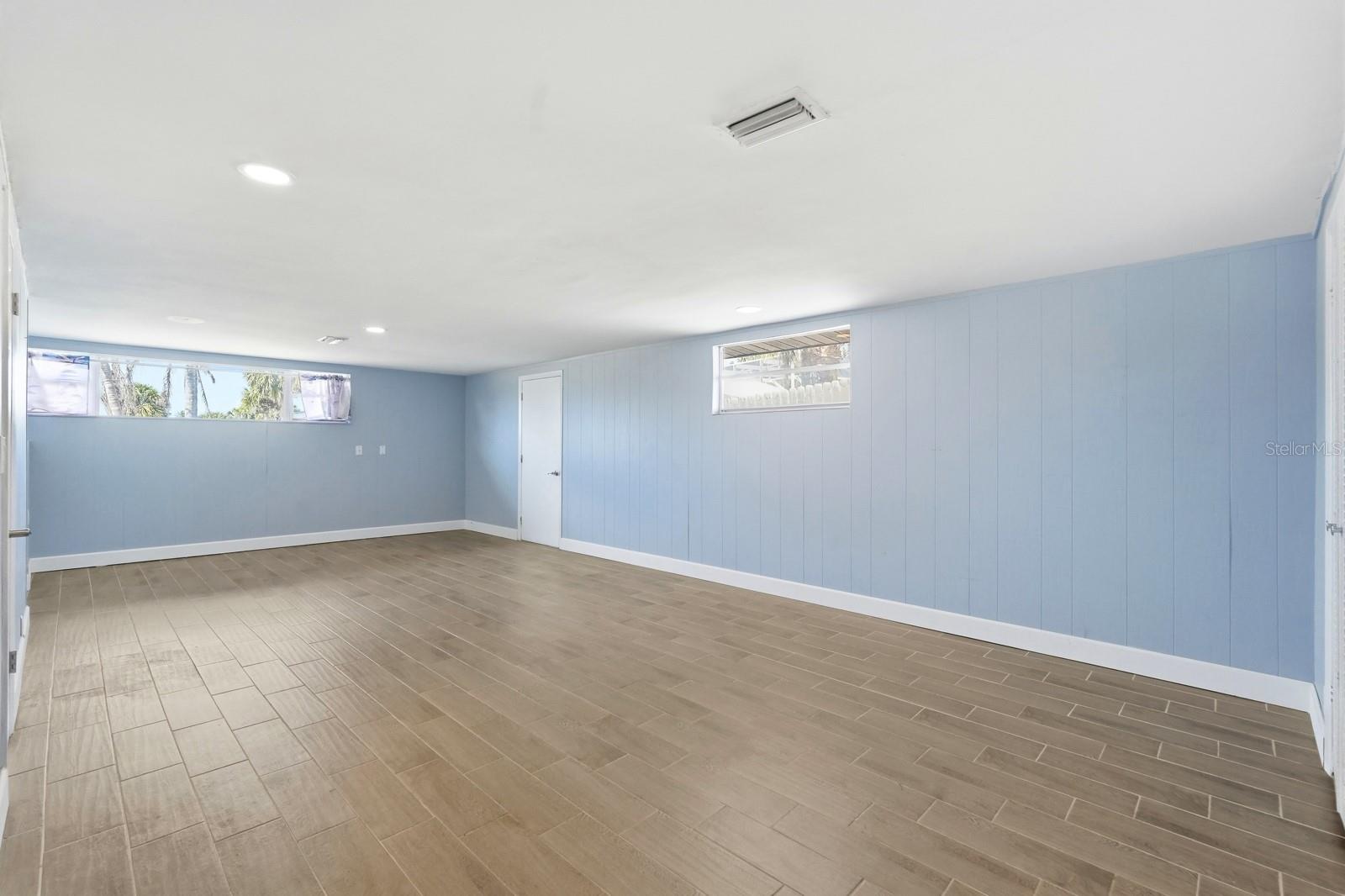 ROYAL DUNES - Residential