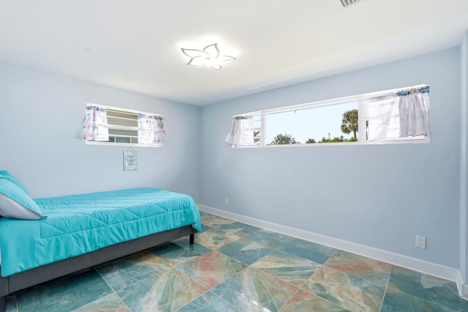 ROYAL DUNES - Residential