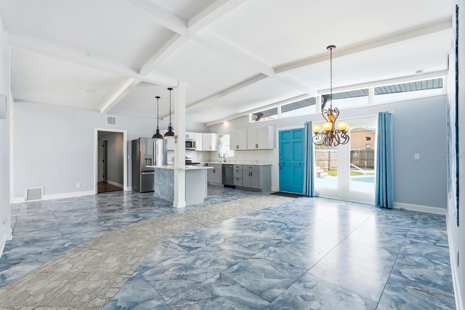 ROYAL DUNES - Residential