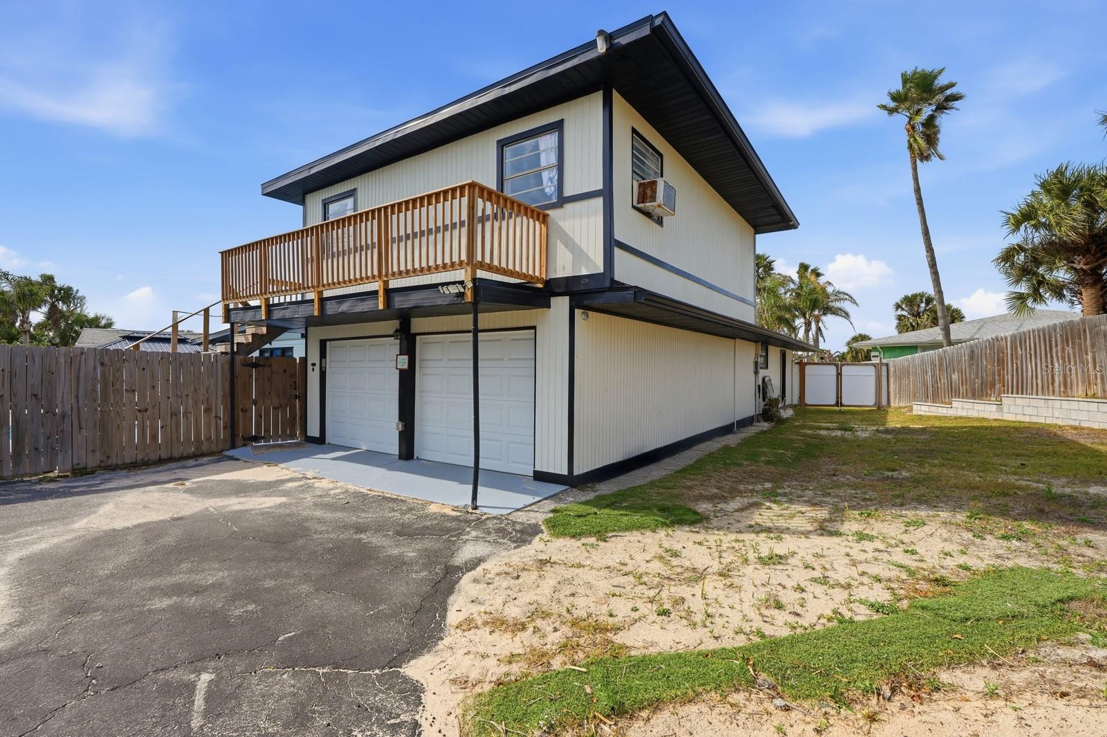 ROYAL DUNES - Residential