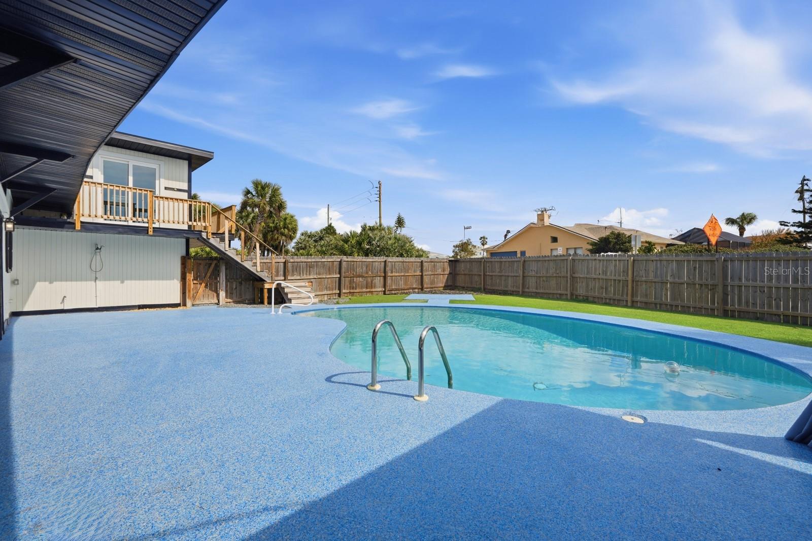 ROYAL DUNES - Residential