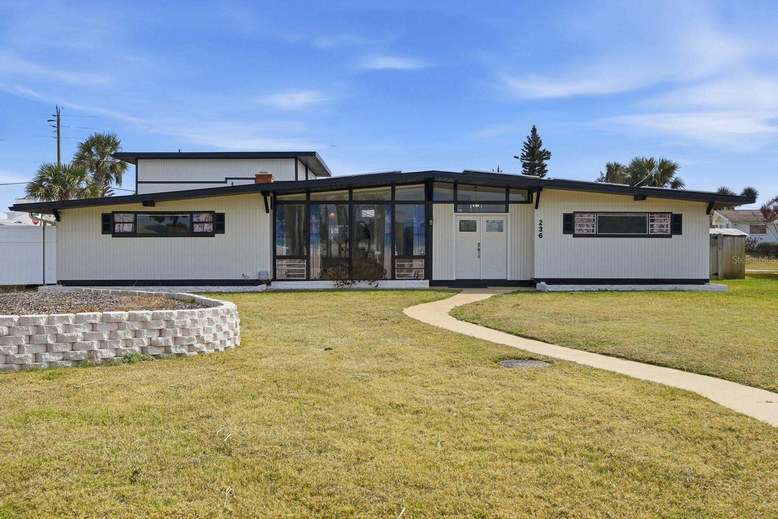 ROYAL DUNES - Residential