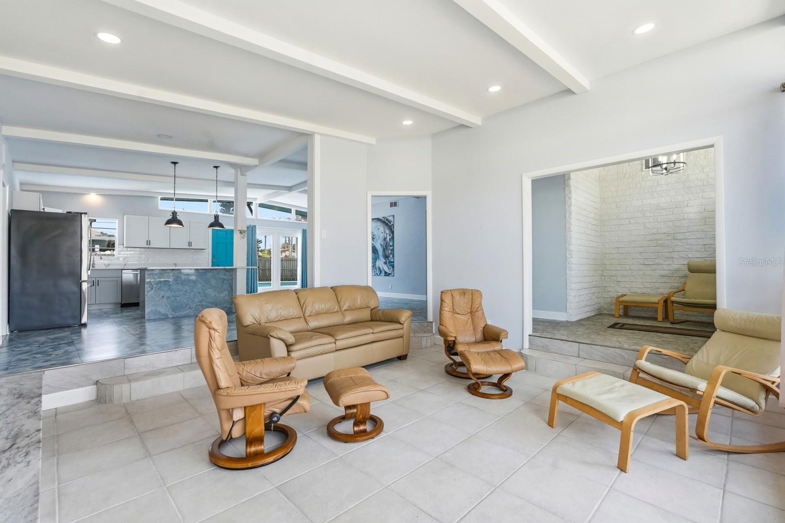 ROYAL DUNES - Residential