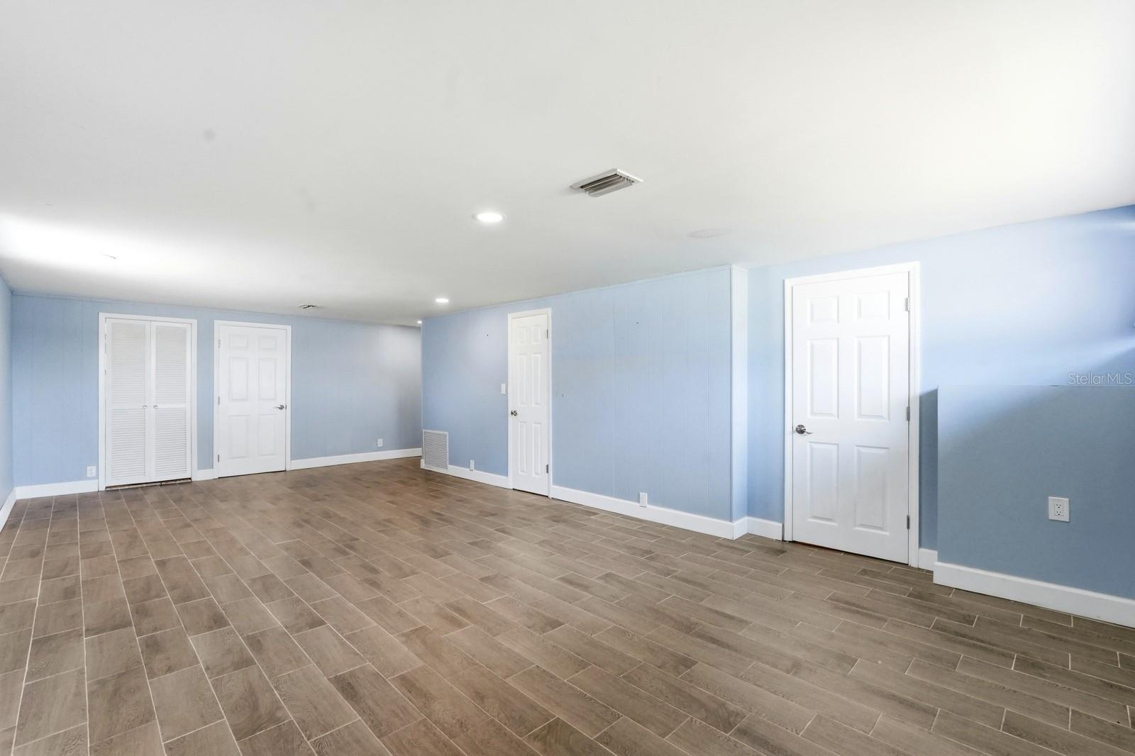 ROYAL DUNES - Residential