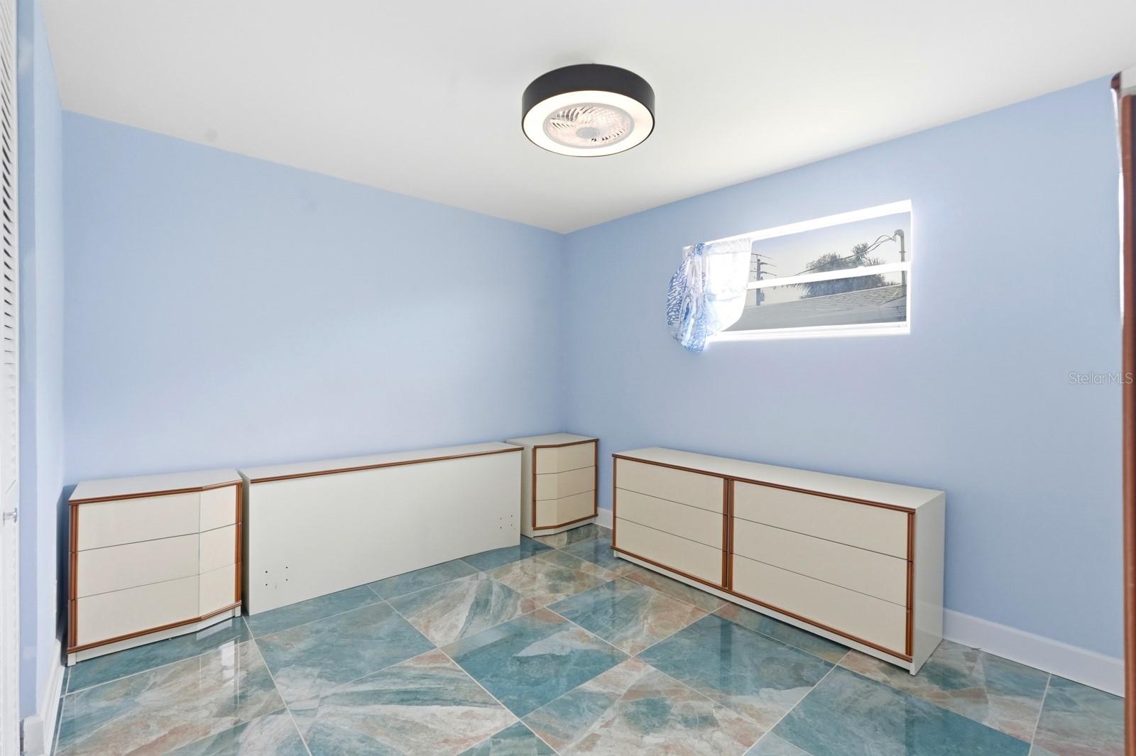 ROYAL DUNES - Residential