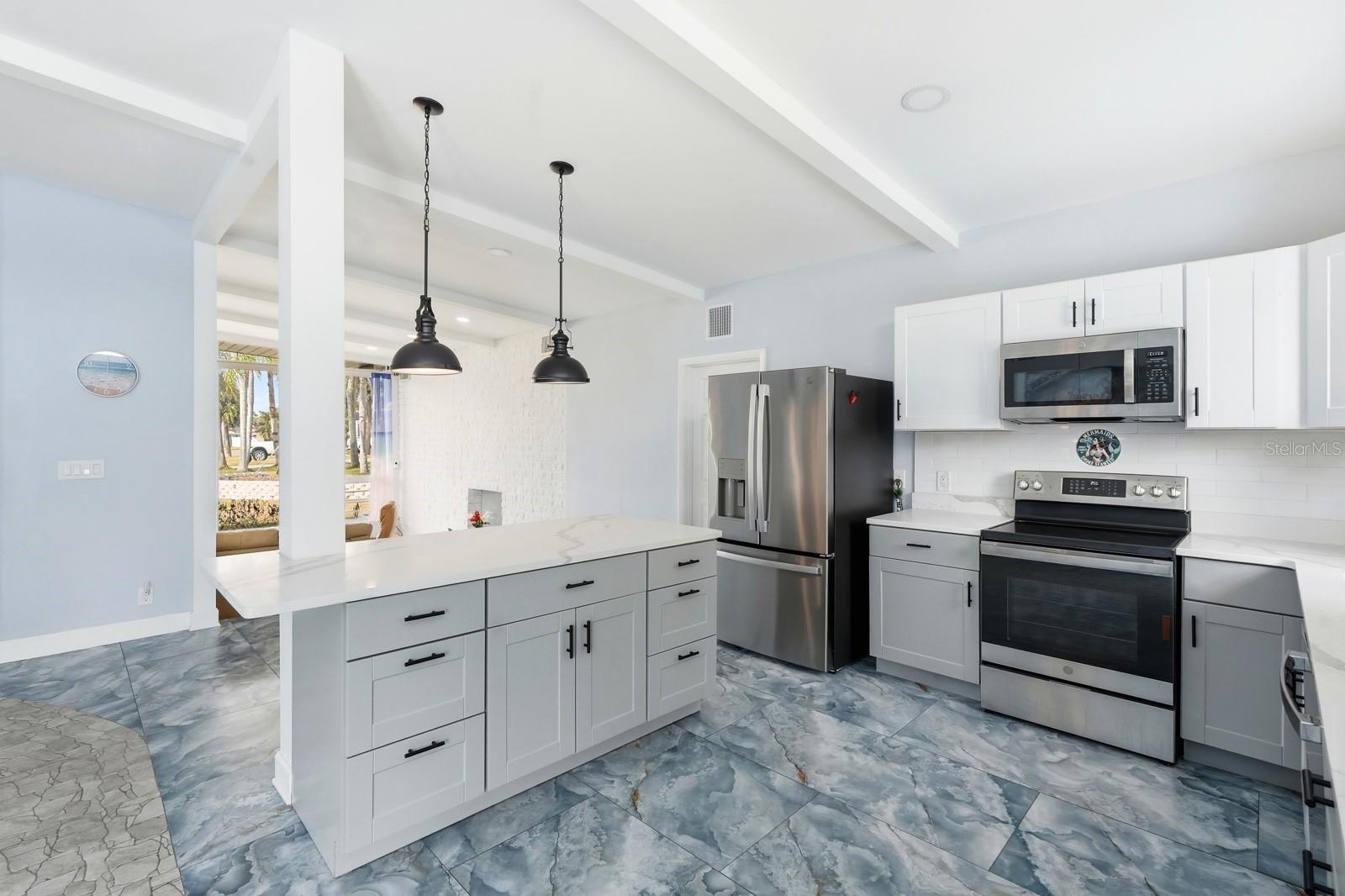 ROYAL DUNES - Residential