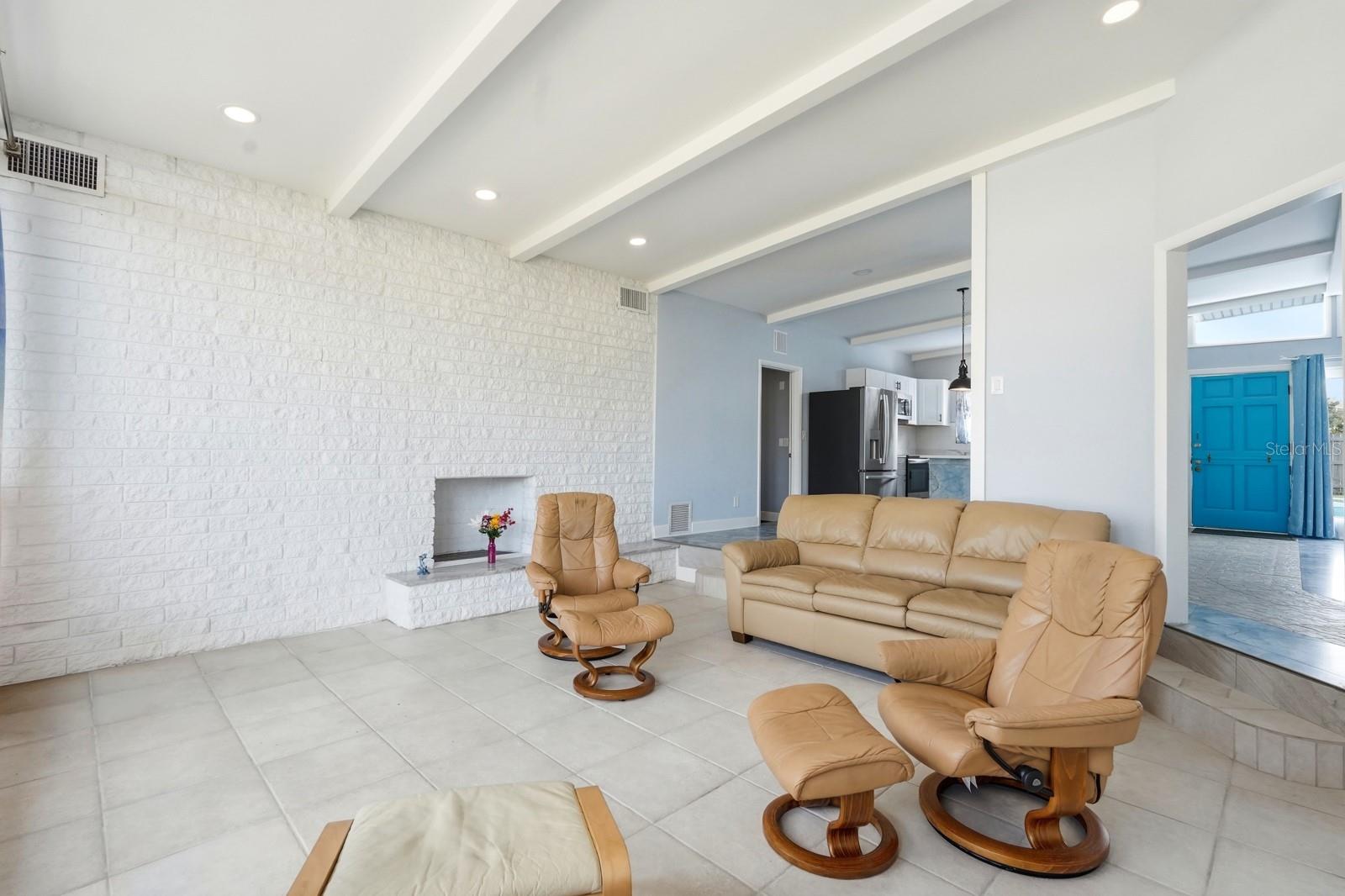 ROYAL DUNES - Residential