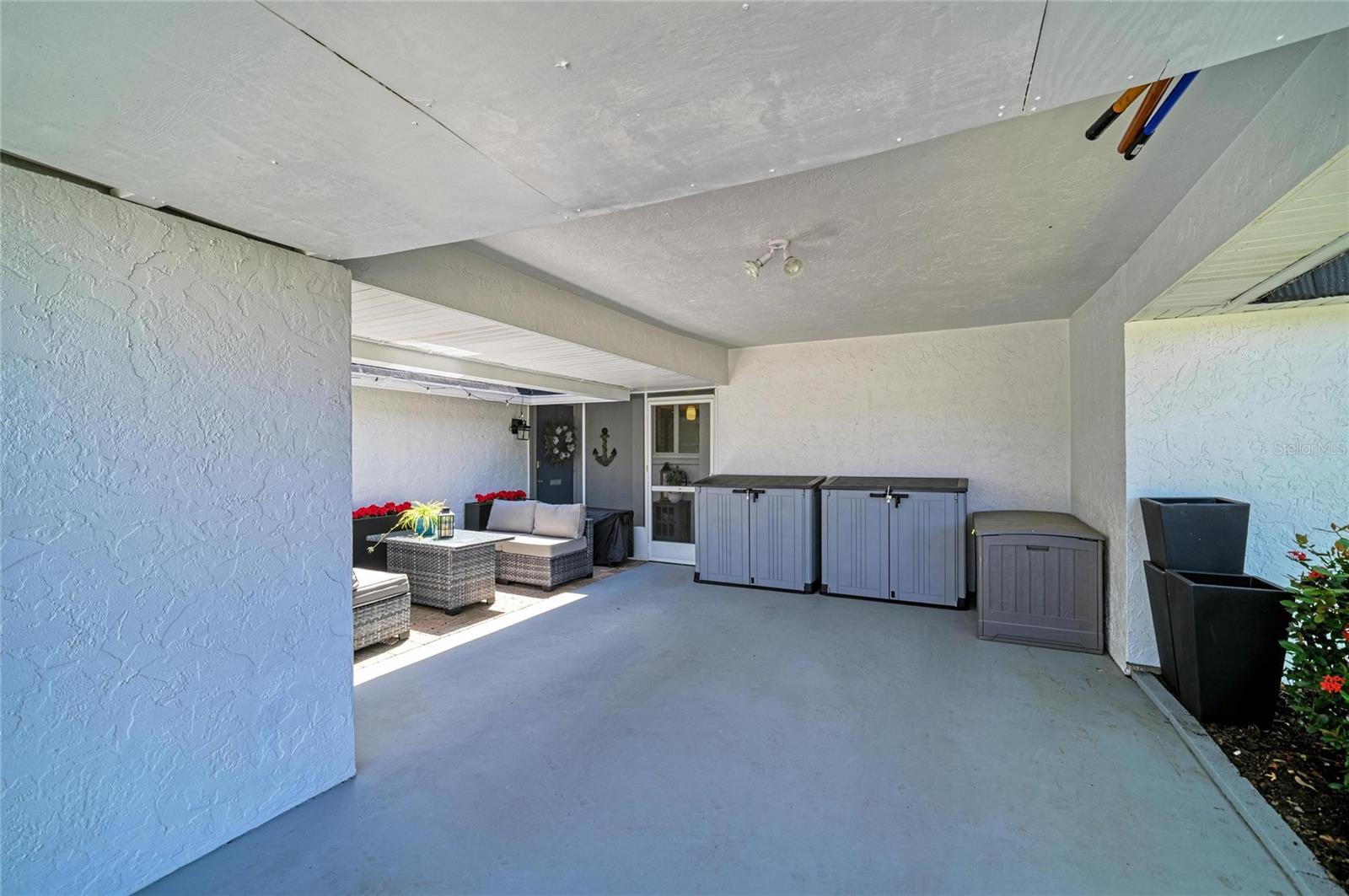 1520 LAKESIDE WAY 147