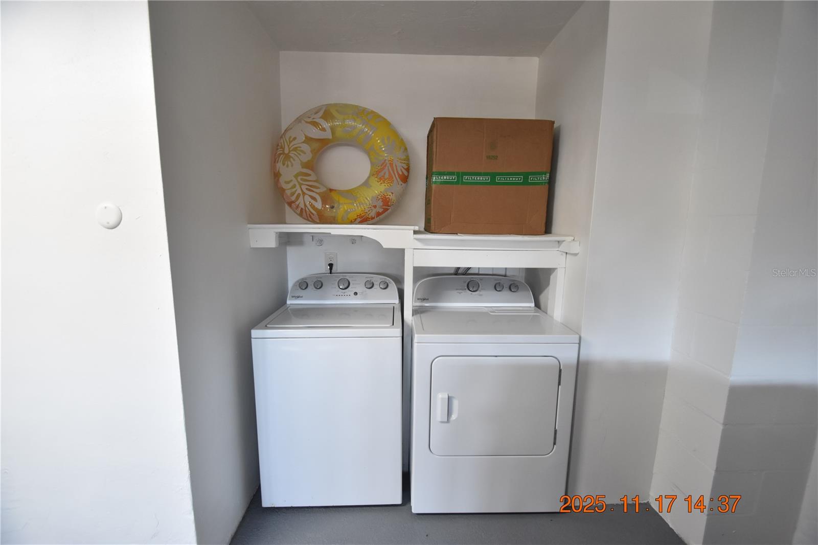 APOLLO BEACH UNIT TWO - Residential Lease