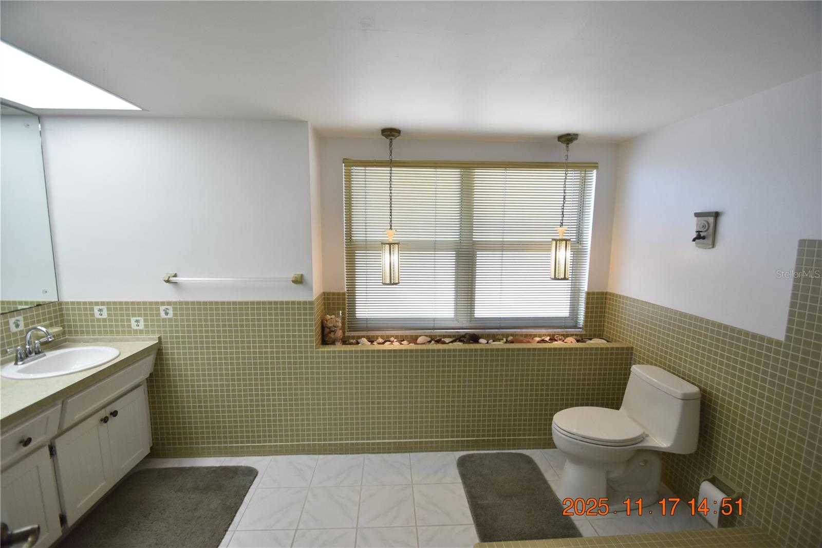 APOLLO BEACH UNIT TWO - Residential Lease