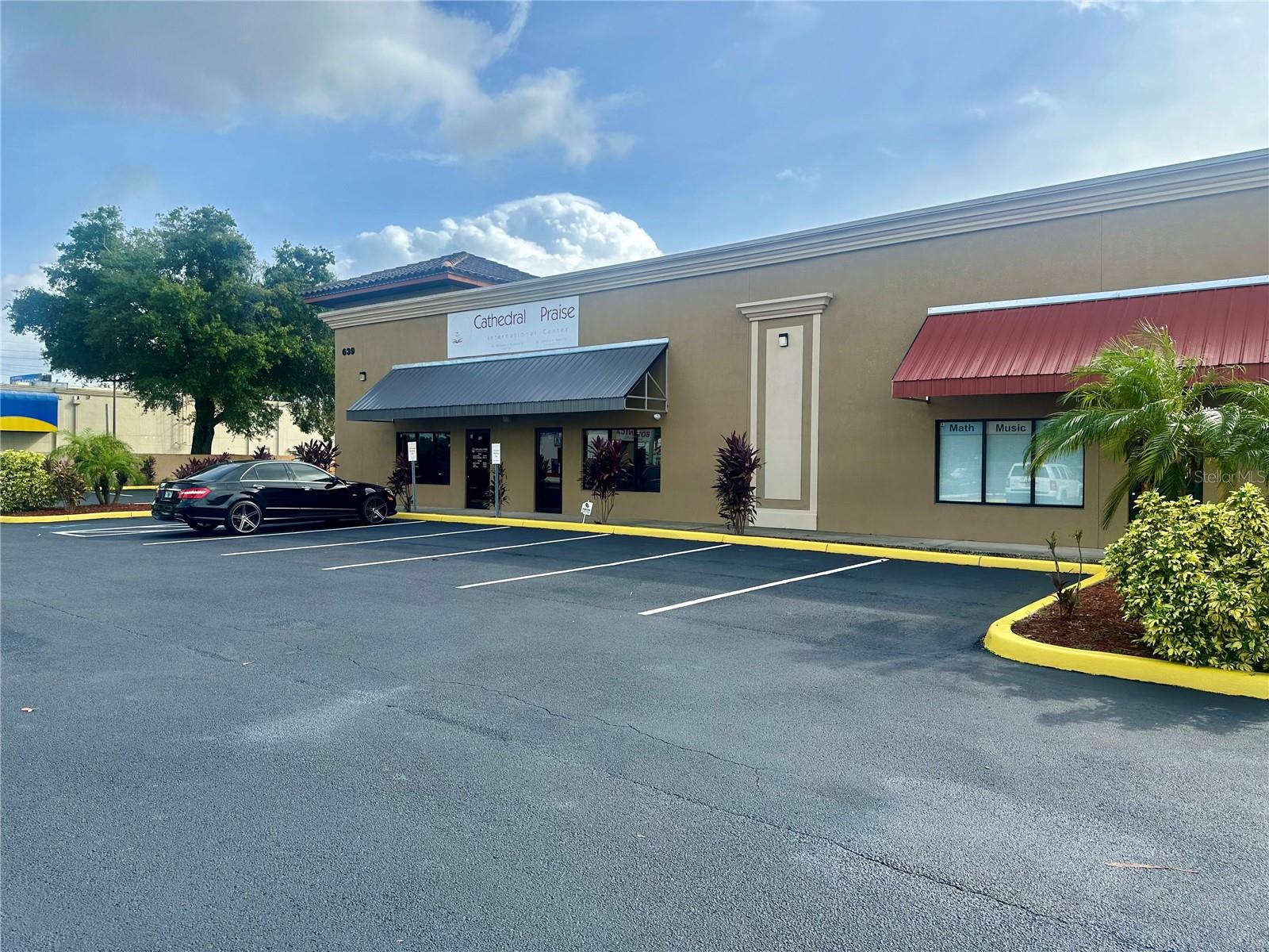 639 N PINE HILLS ROAD