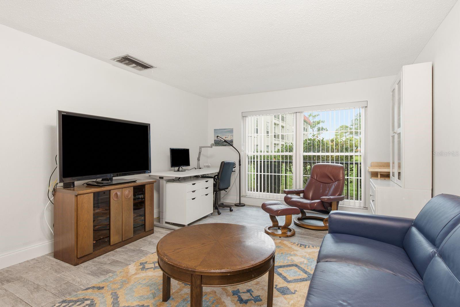 2700 BAYSHORE BOULEVARD 4102