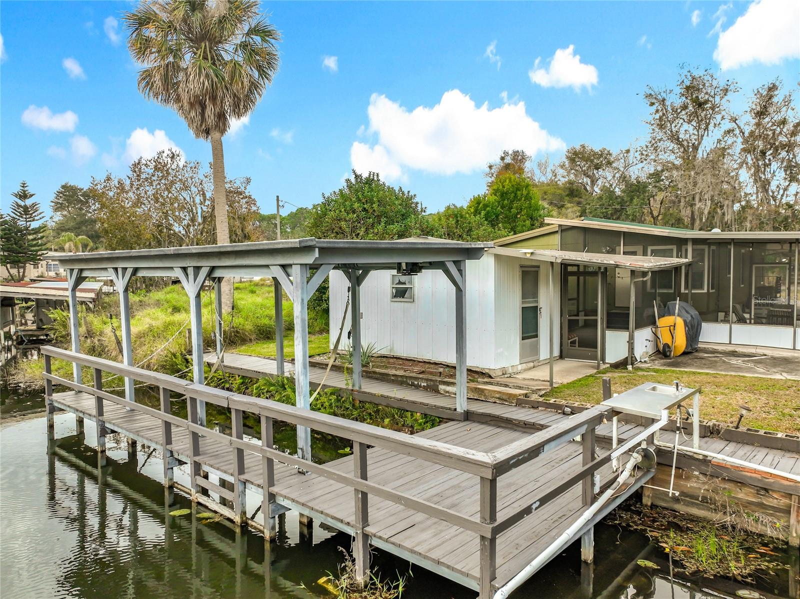 EAST LAKE HARRIS ESTATES - Residential