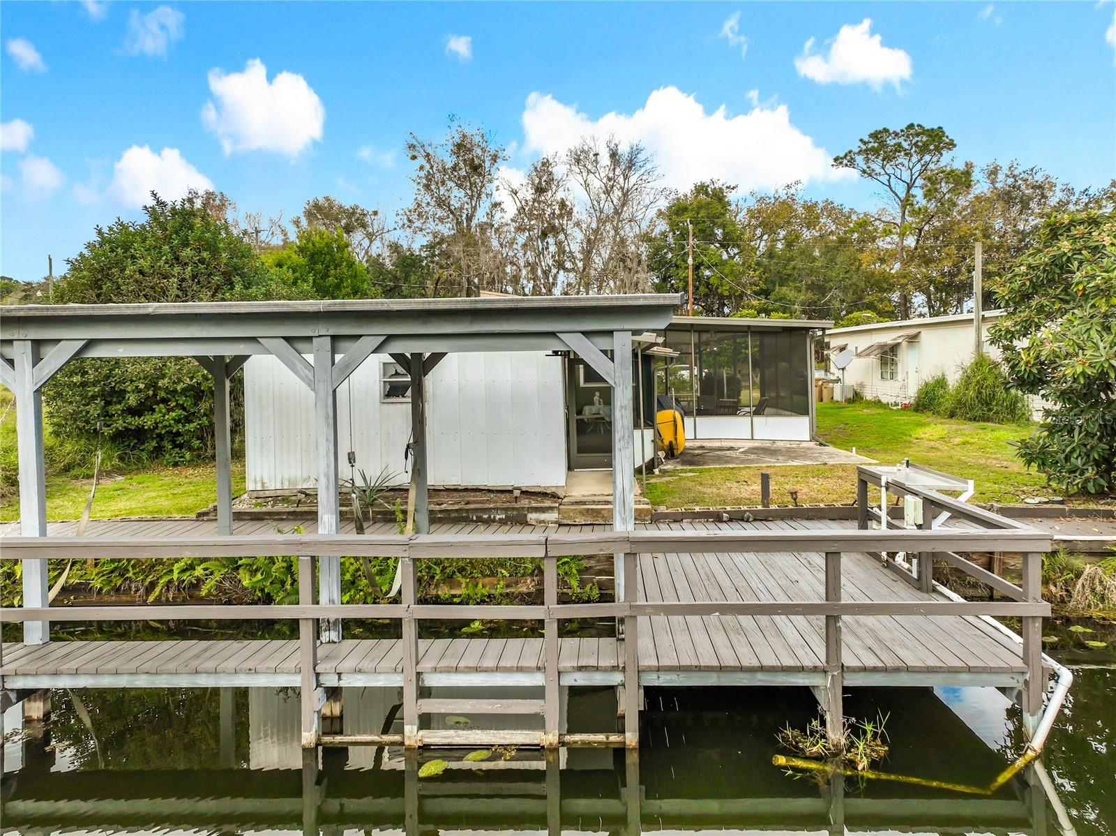 EAST LAKE HARRIS ESTATES - Residential