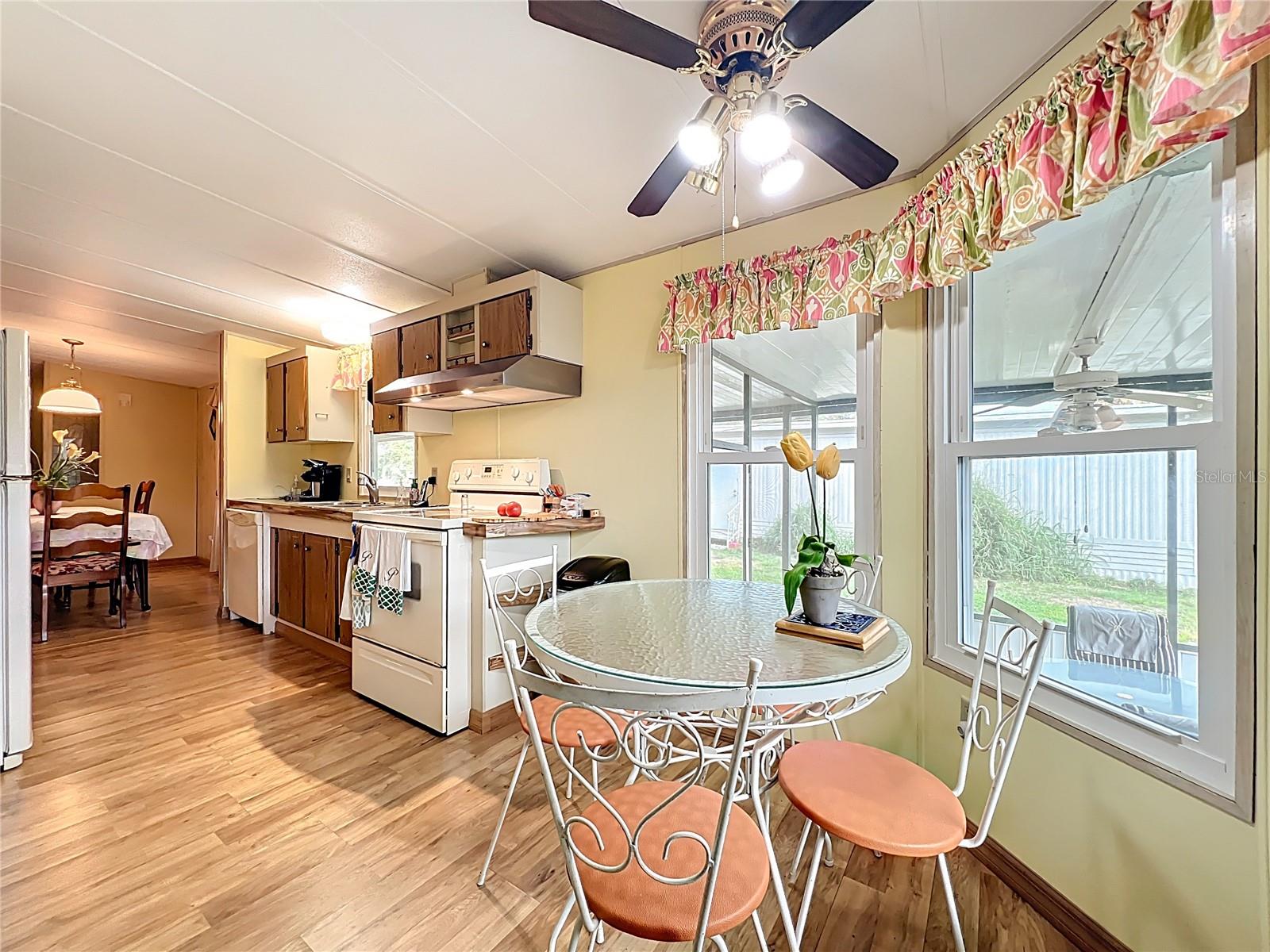 EAST LAKE HARRIS ESTATES - Residential