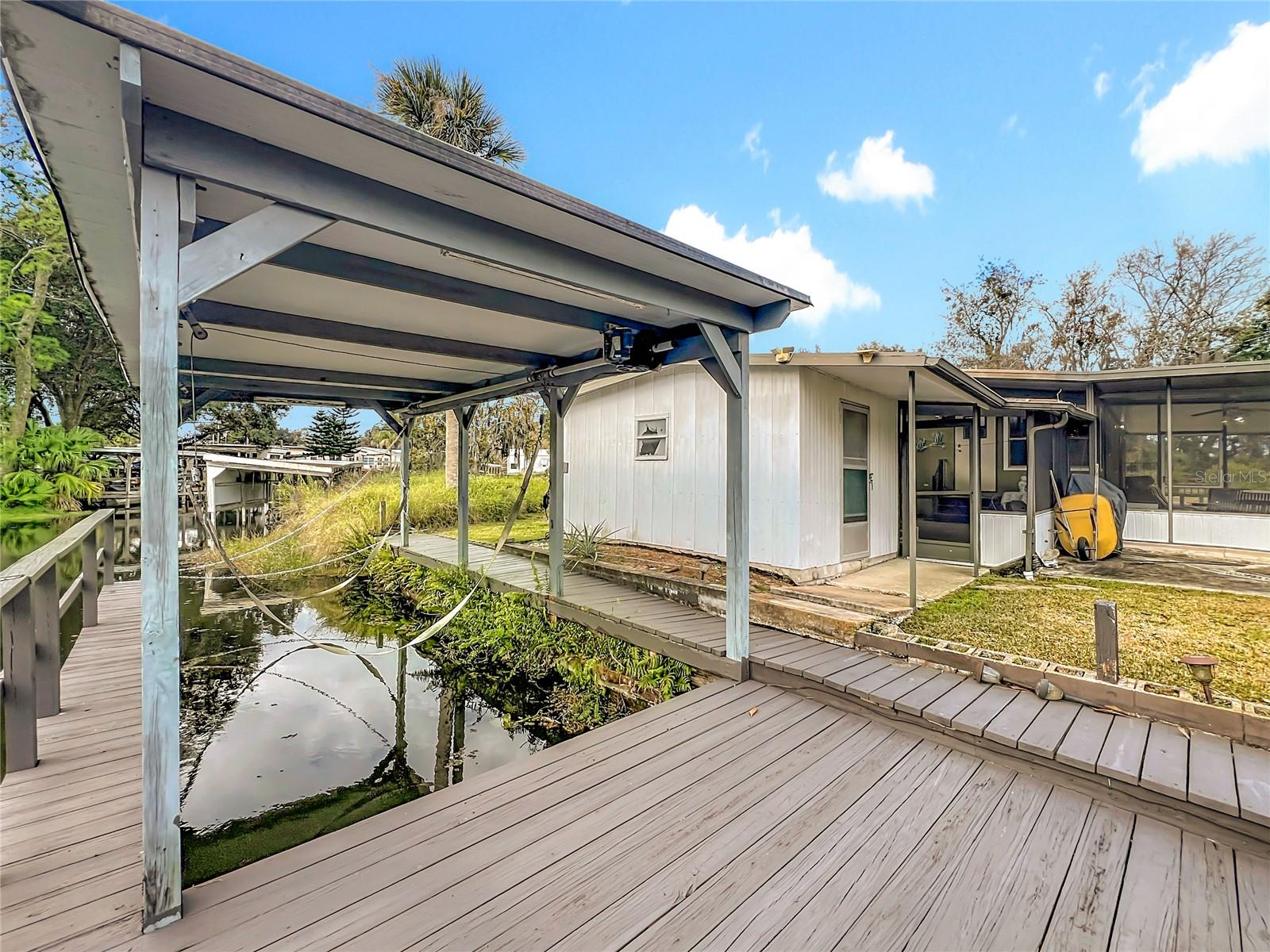 EAST LAKE HARRIS ESTATES - Residential