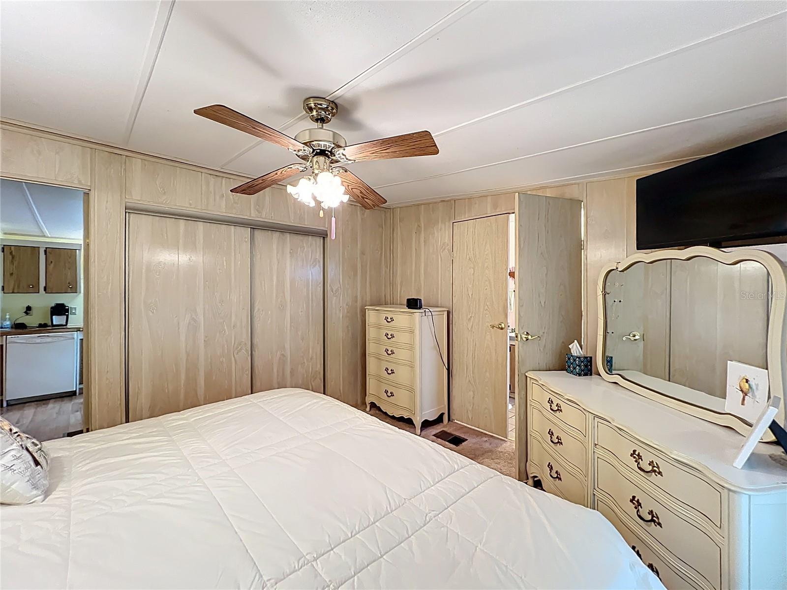 EAST LAKE HARRIS ESTATES - Residential