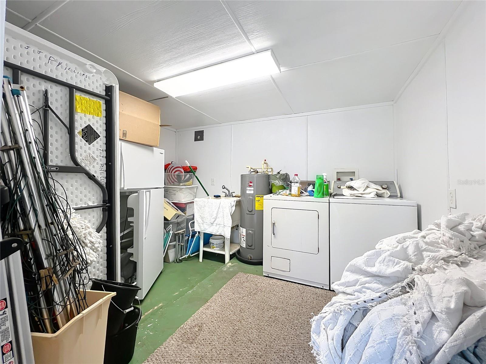 EAST LAKE HARRIS ESTATES - Residential