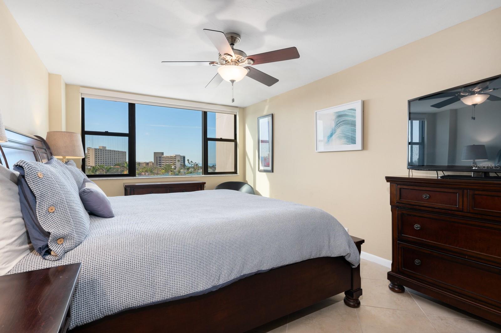 HARBOR TOWERS Y & R - Residential