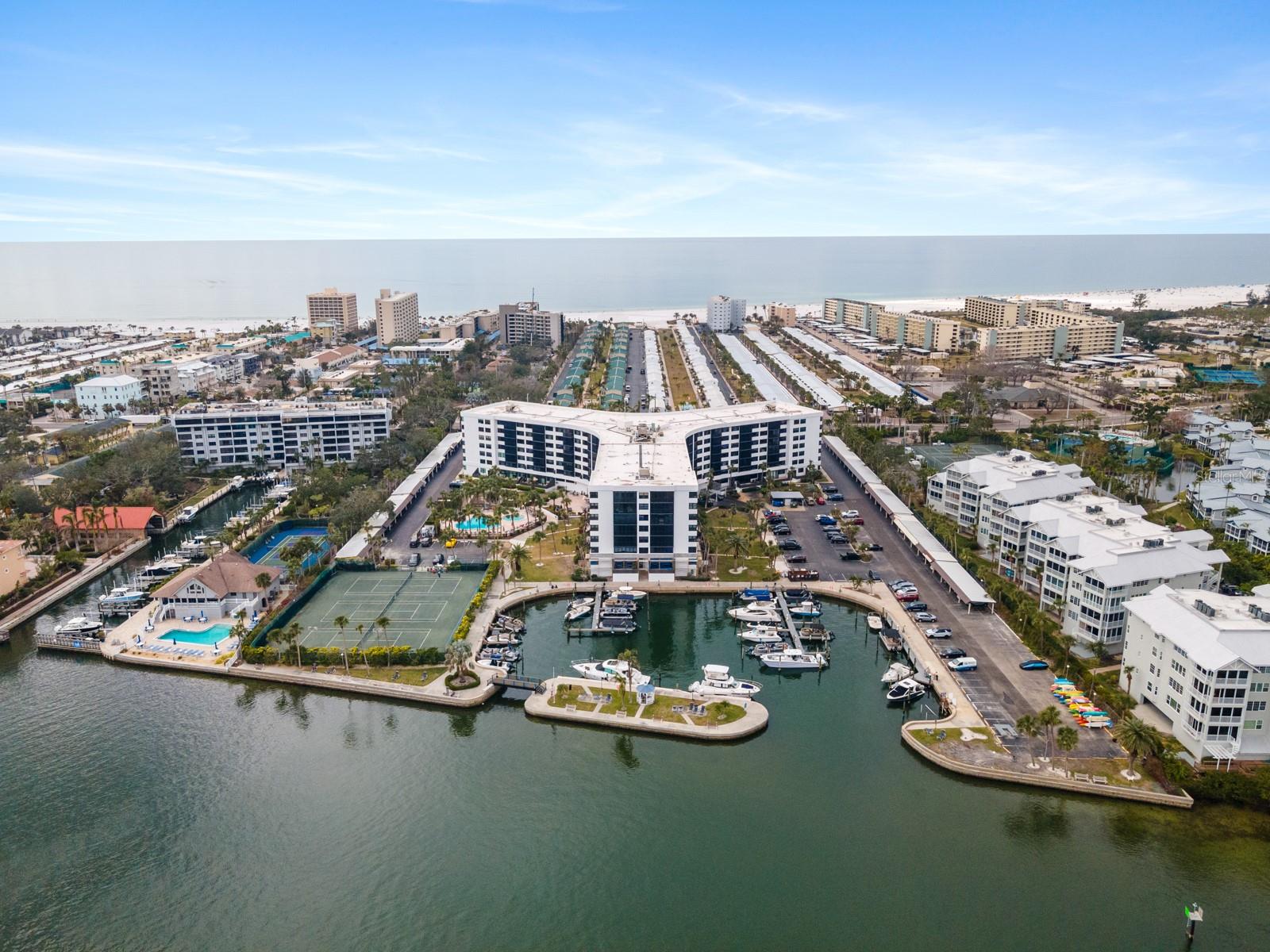 HARBOR TOWERS Y & R - Residential