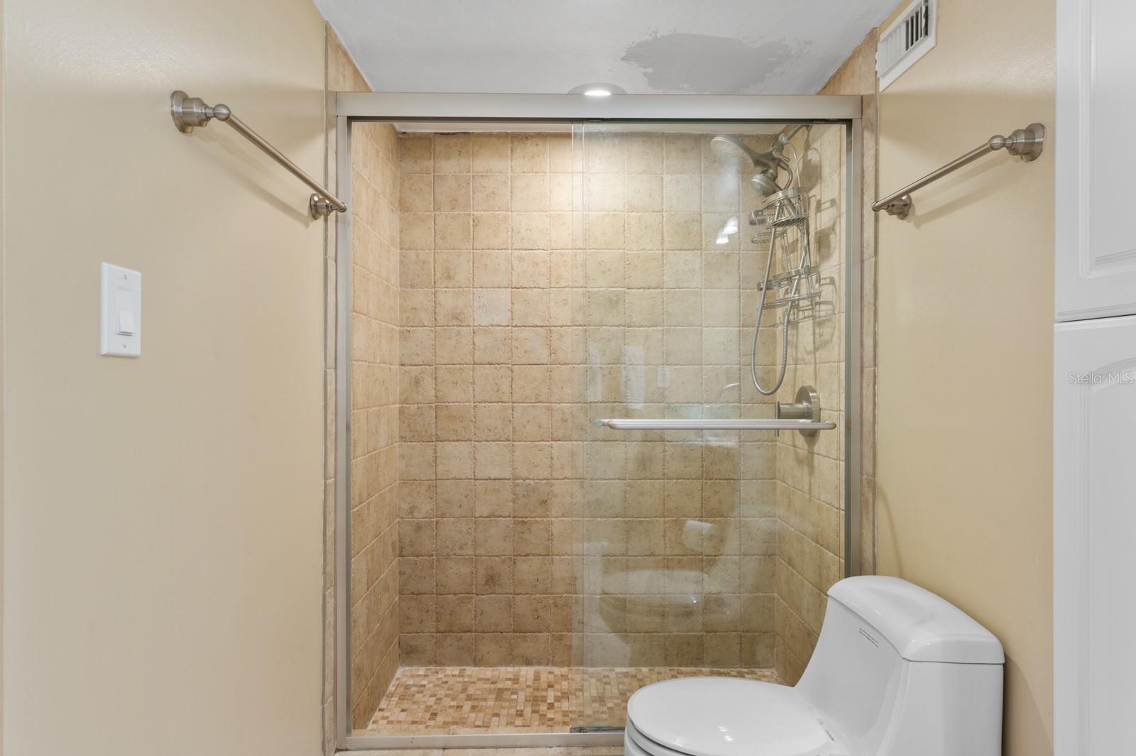 HARBOR TOWERS Y & R - Residential
