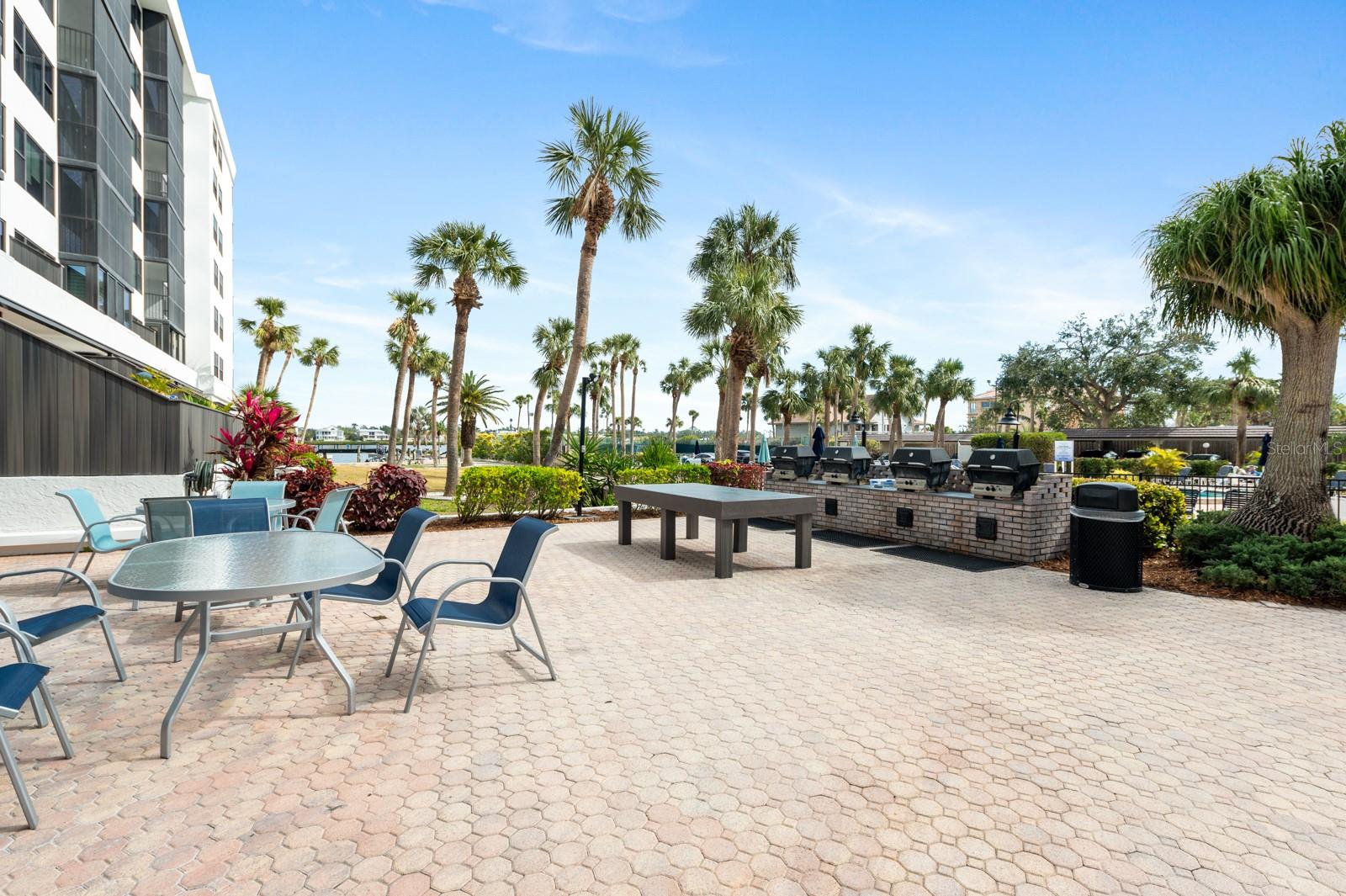 HARBOR TOWERS Y & R - Residential